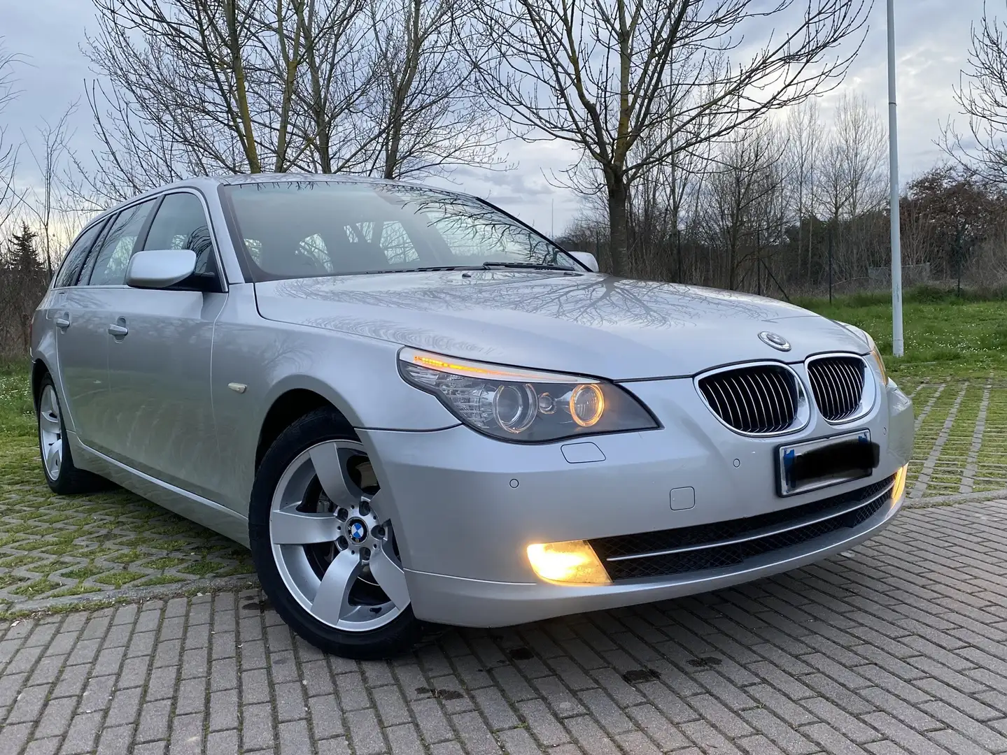 BMW 530 530d Touring Titanium - 2