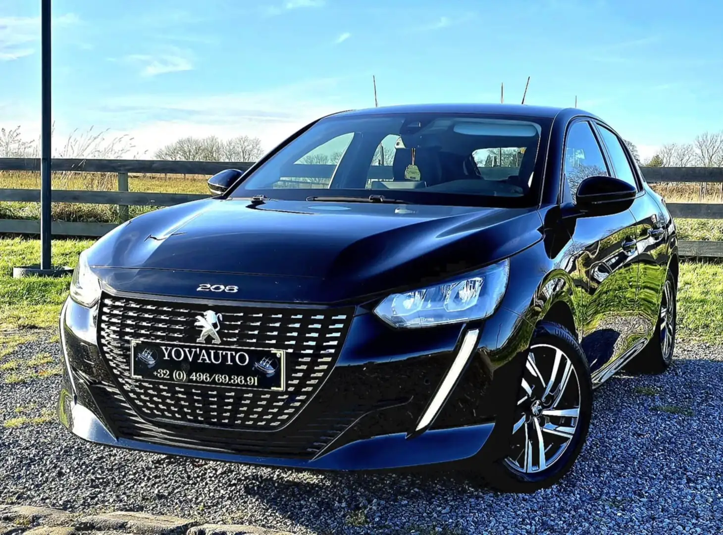 Peugeot 208 1.2 PureTech, boite auto, airco, apple car play Zwart - 1