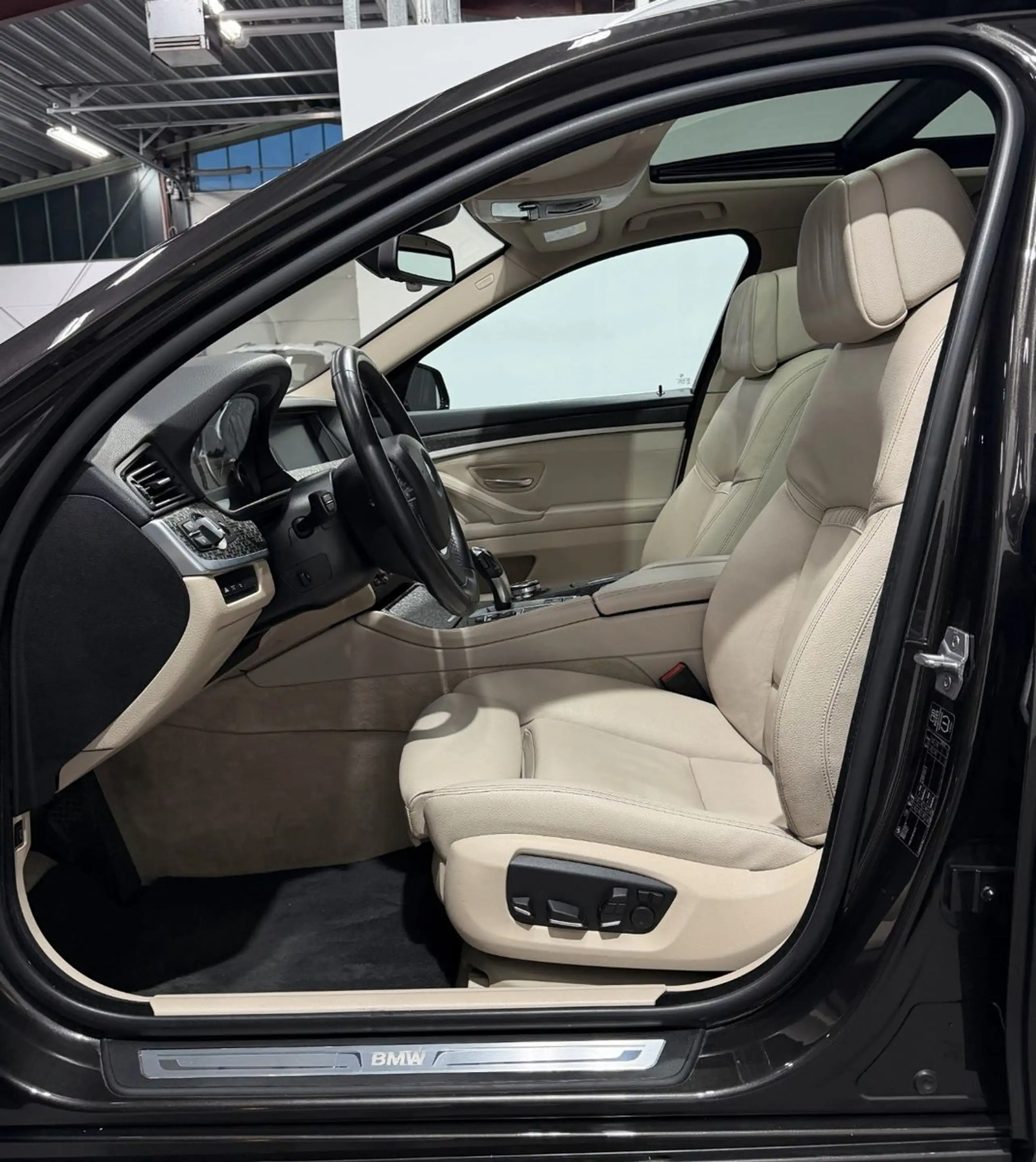 BMW 525 d Touring *Voll ausgestattet* — photo 10