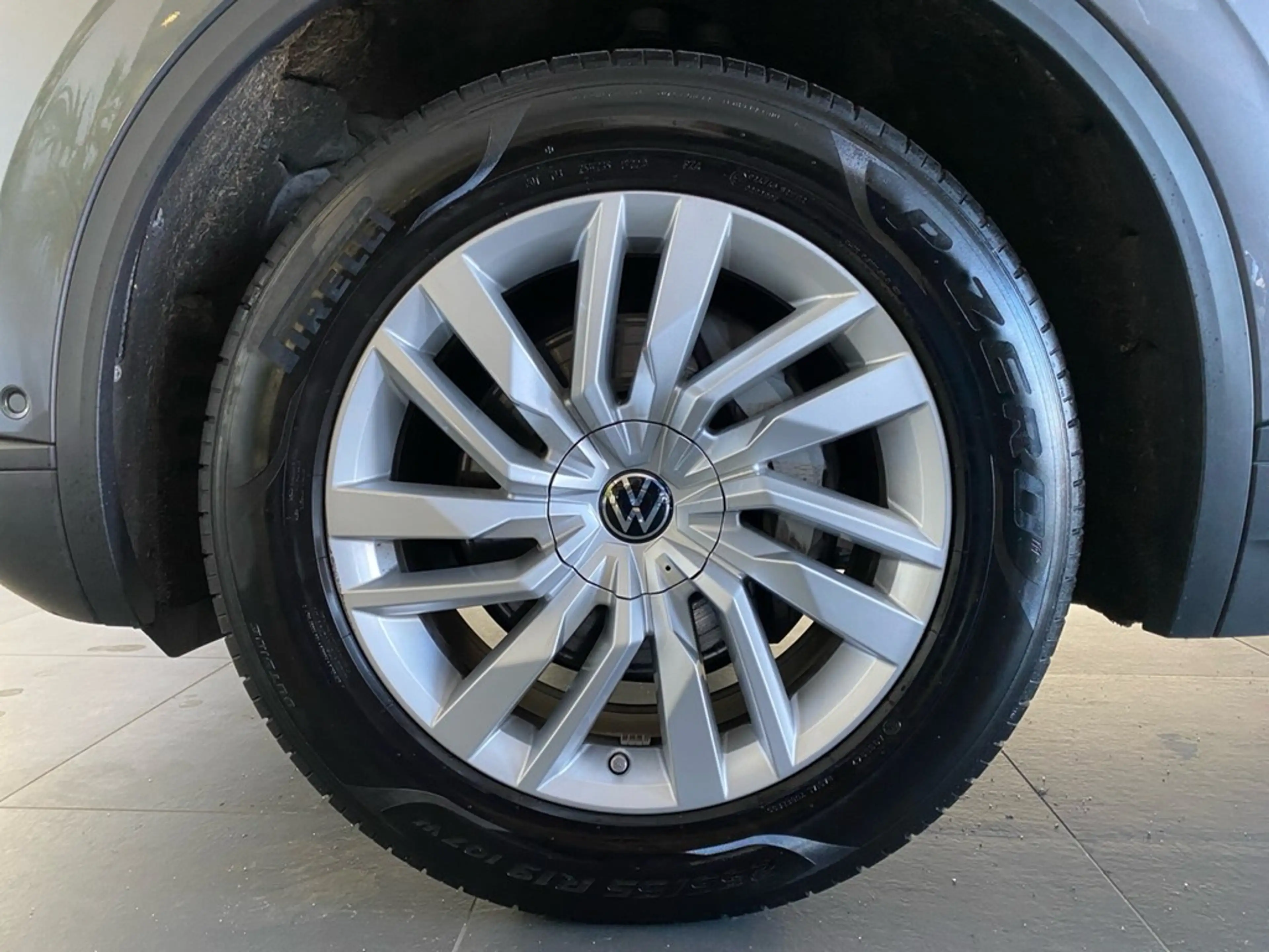 Volkswagen Touareg 3.0 TDI 4M AHK+NAVI+SHZ+LEDER+STANDHZG+IQ.DRIVE — photo 3