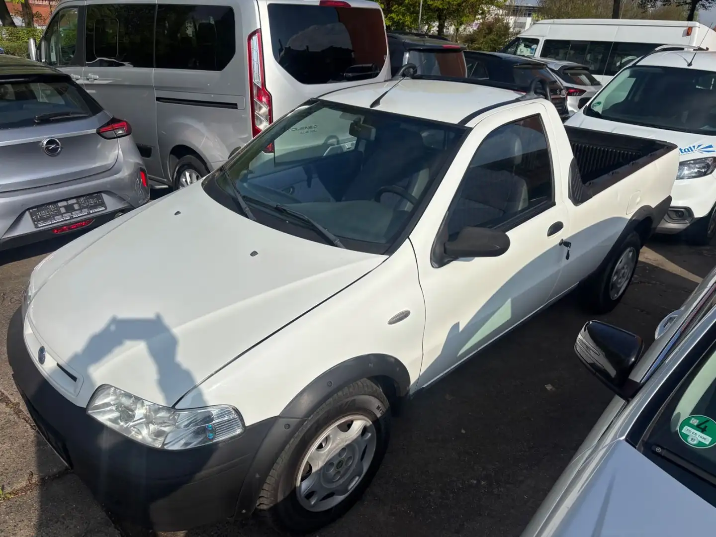 Fiat Strada Weiß - 2