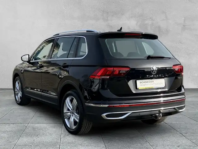 Volkswagen Tiguan view 3