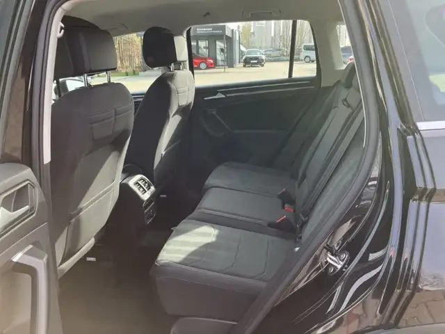 Volkswagen Tiguan view 11