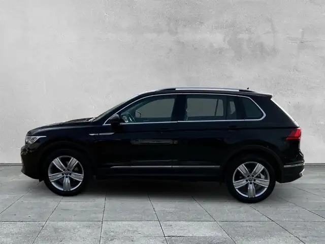 Volkswagen Tiguan view 2