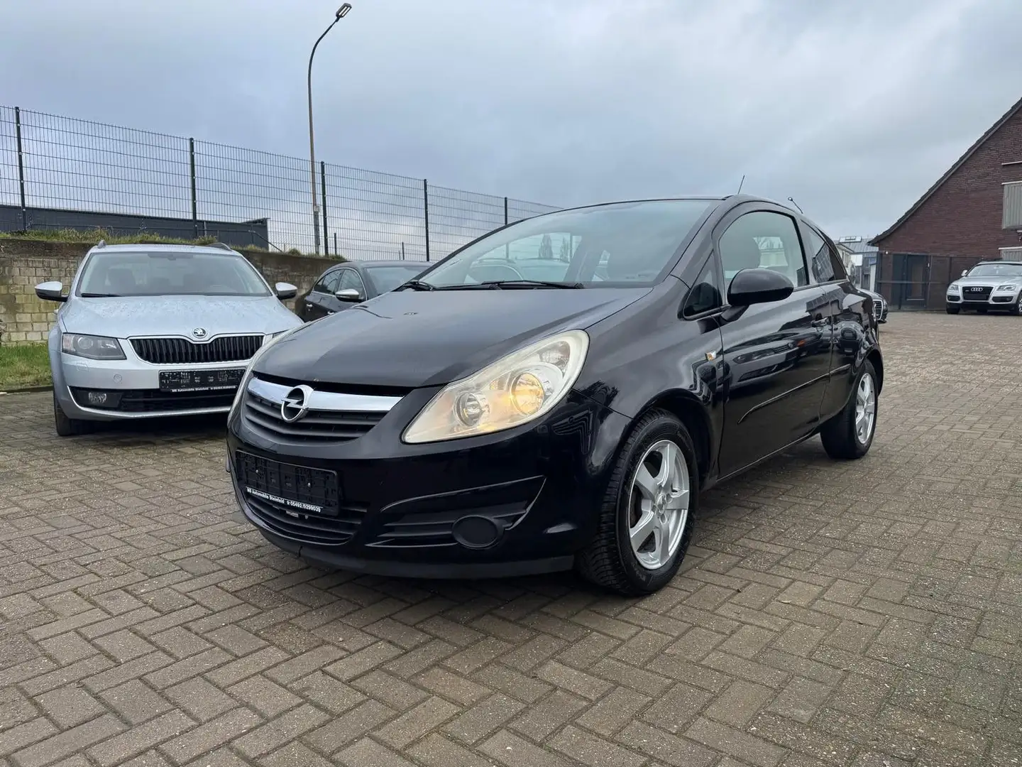 Opel Corsa D Edition/ Schwarz - 2