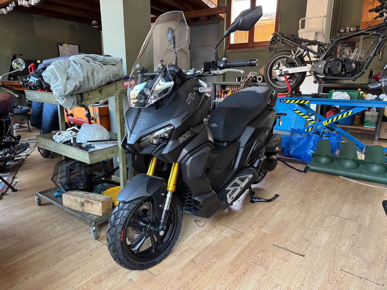 KL Motors Brera X 300