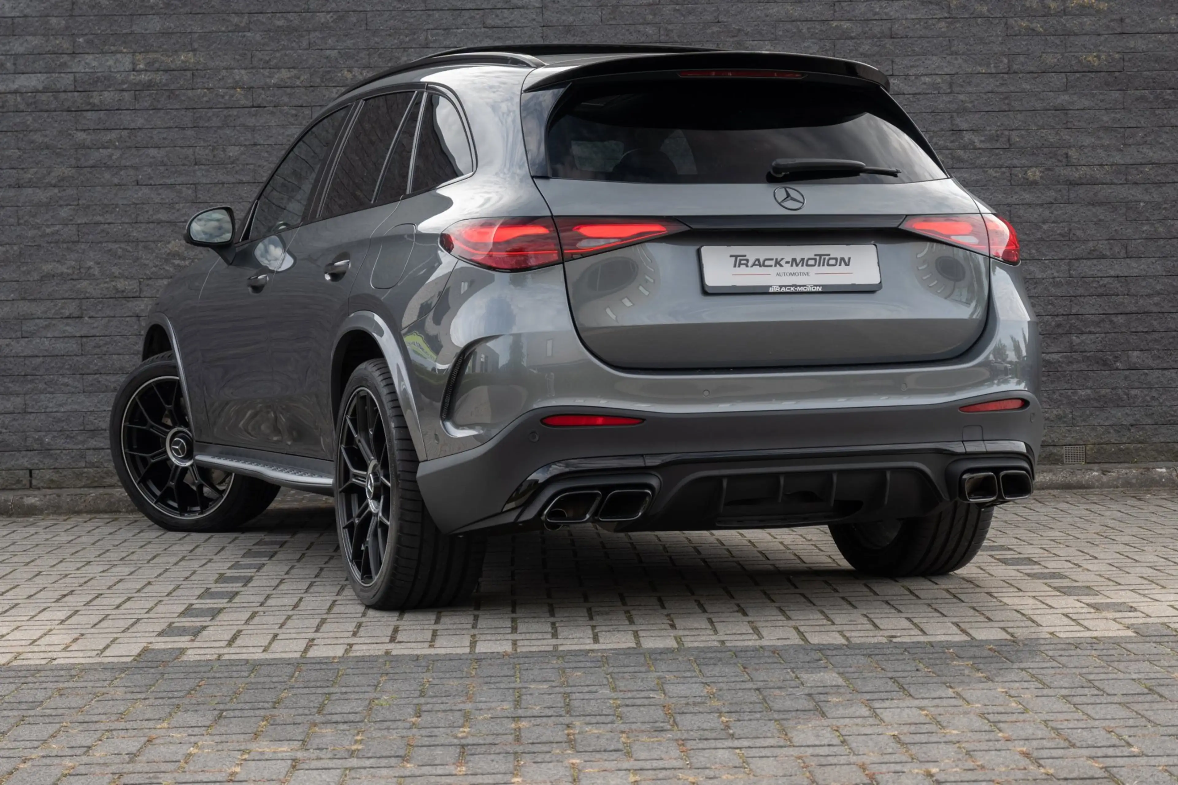 Mercedes-Benz GLC 300 300e 4MATIC Business Solution AMG PANORAMADAK — photo 14
