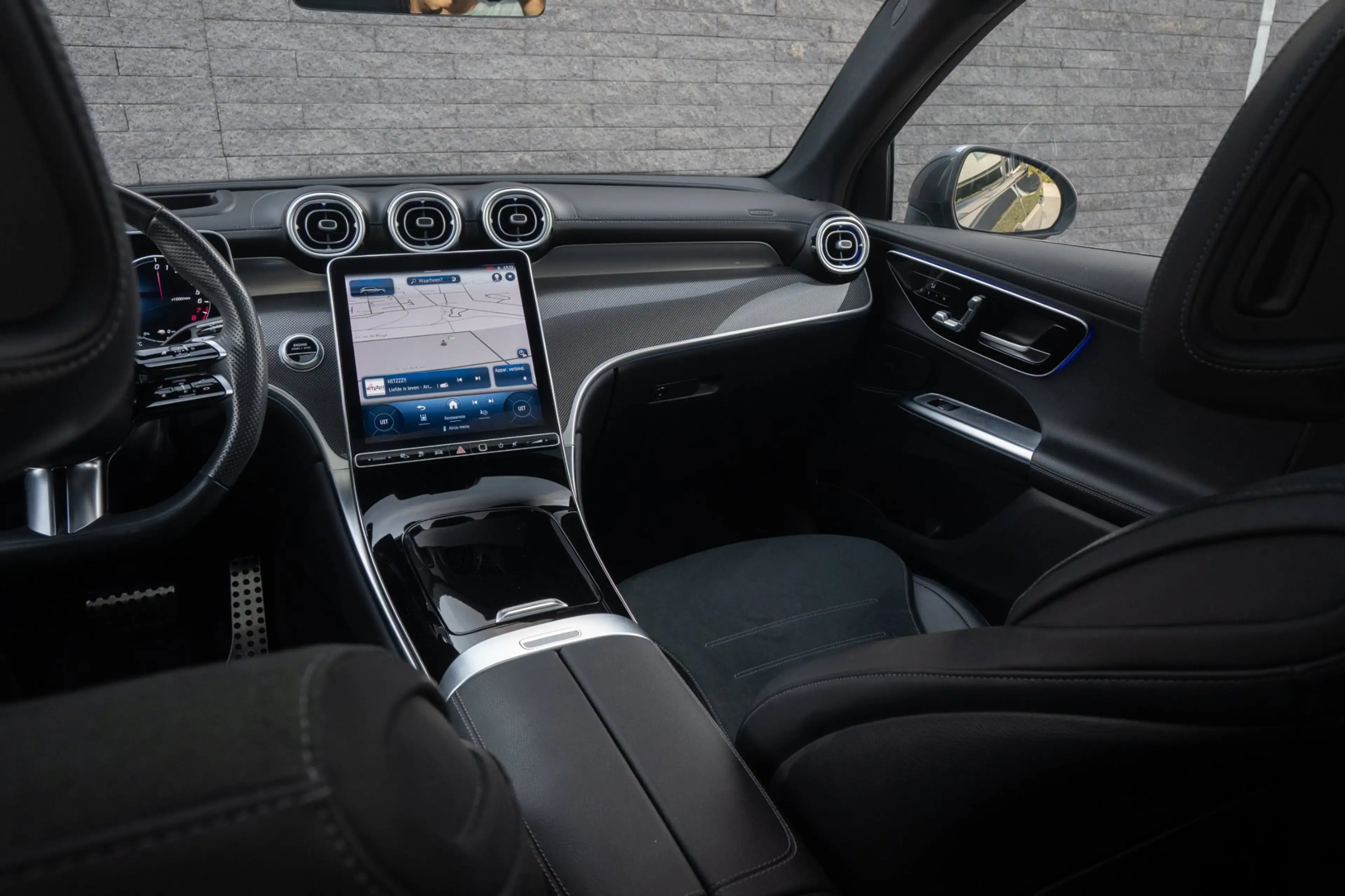 Mercedes-Benz GLC 300 300e 4MATIC Business Solution AMG PANORAMADAK — photo 27