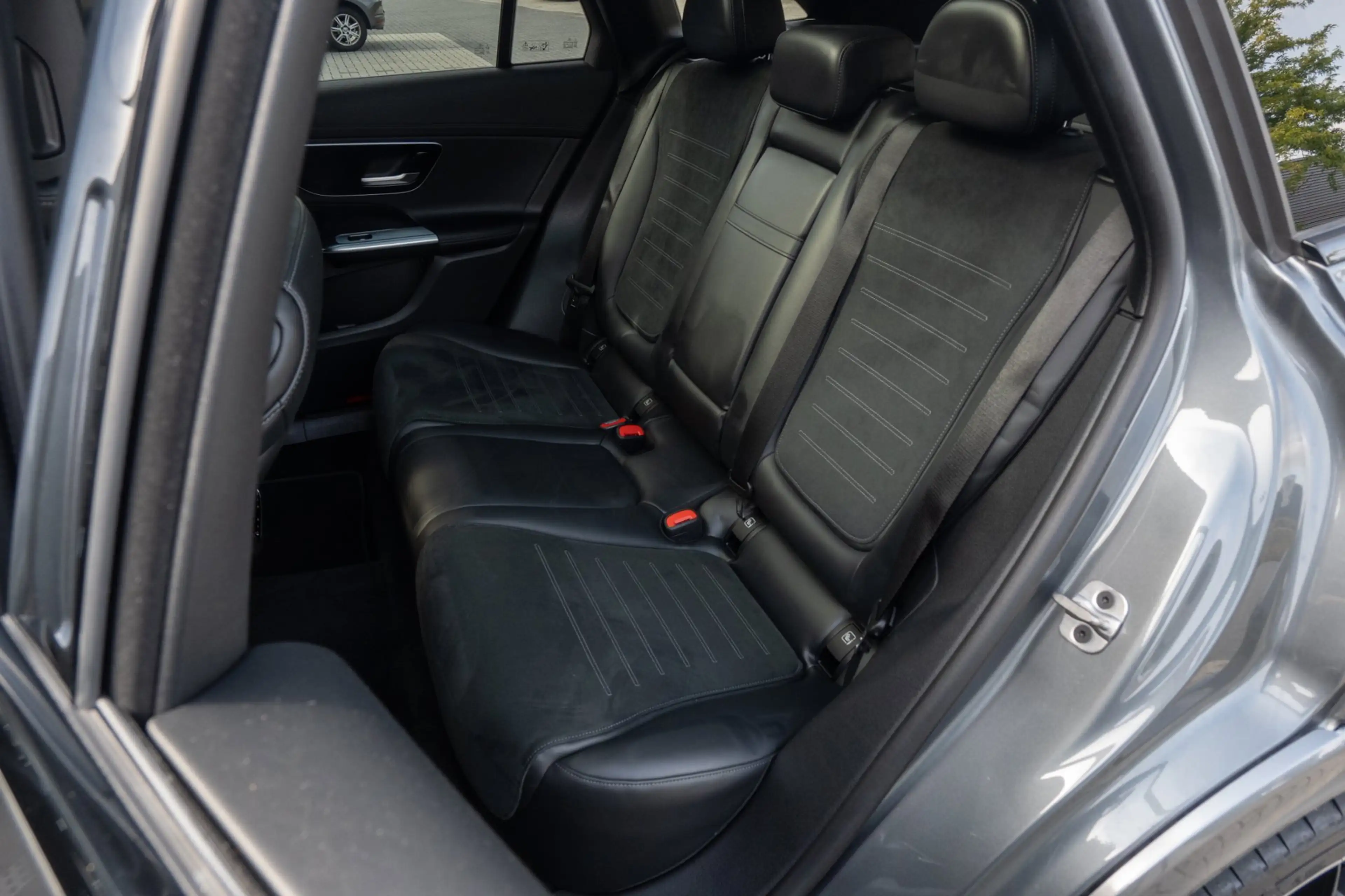 Mercedes-Benz GLC 300 300e 4MATIC Business Solution AMG PANORAMADAK — photo 34