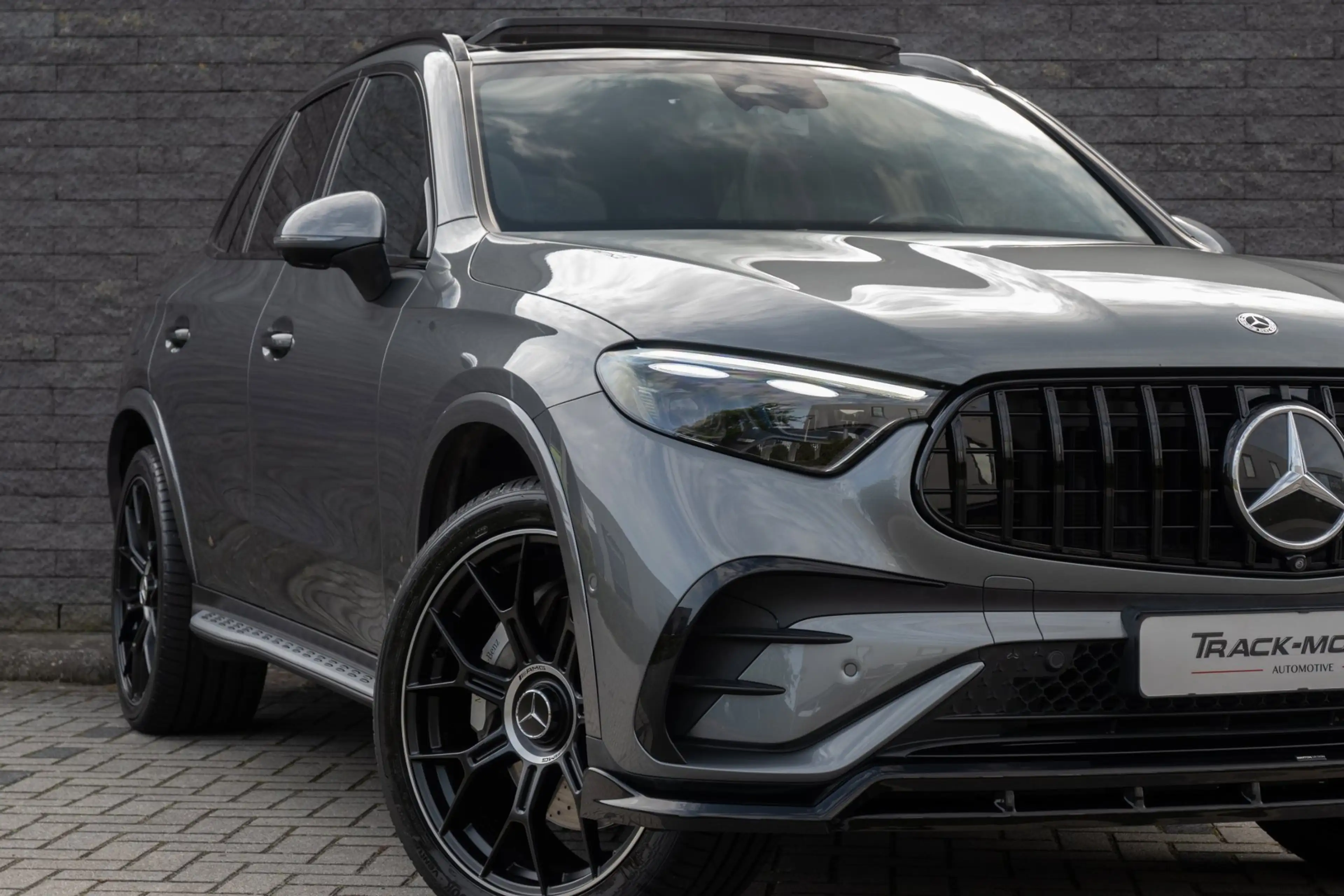 Mercedes-Benz GLC 300 300e 4MATIC Business Solution AMG PANORAMADAK — photo 8