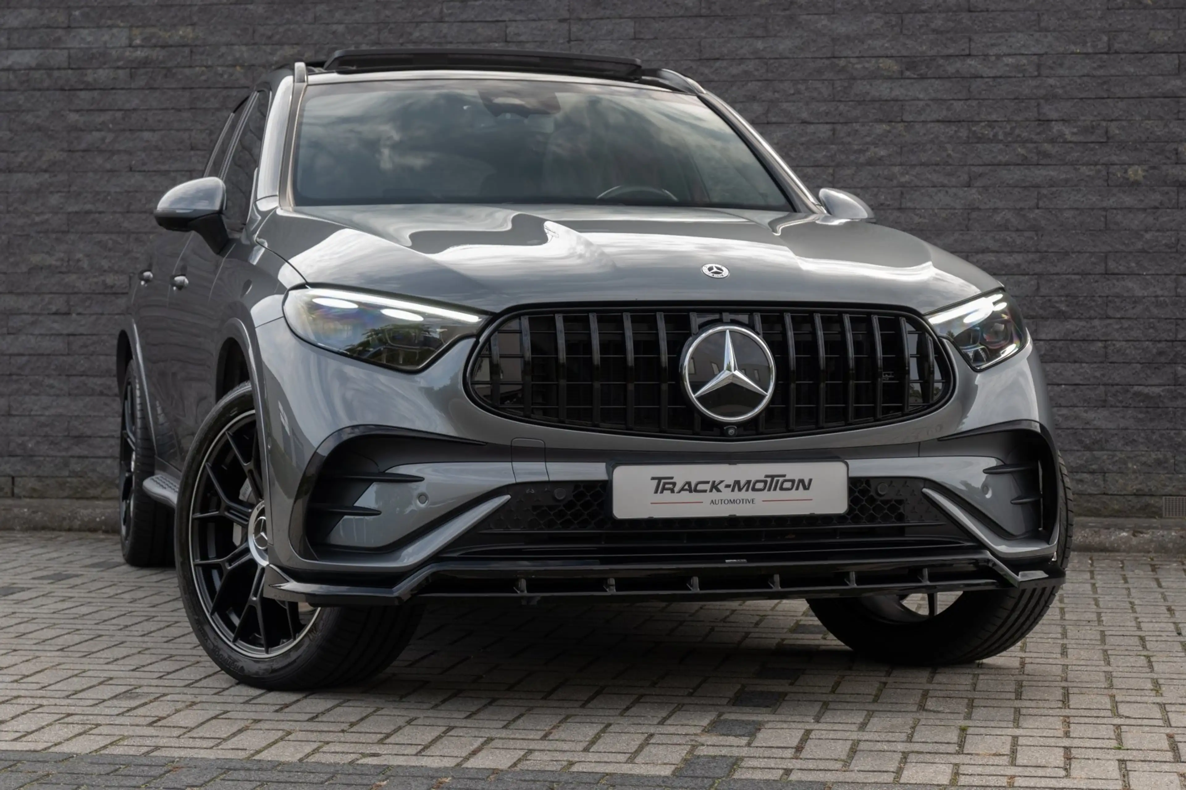 Mercedes-Benz GLC 300 300e 4MATIC Business Solution AMG PANORAMADAK — photo 9