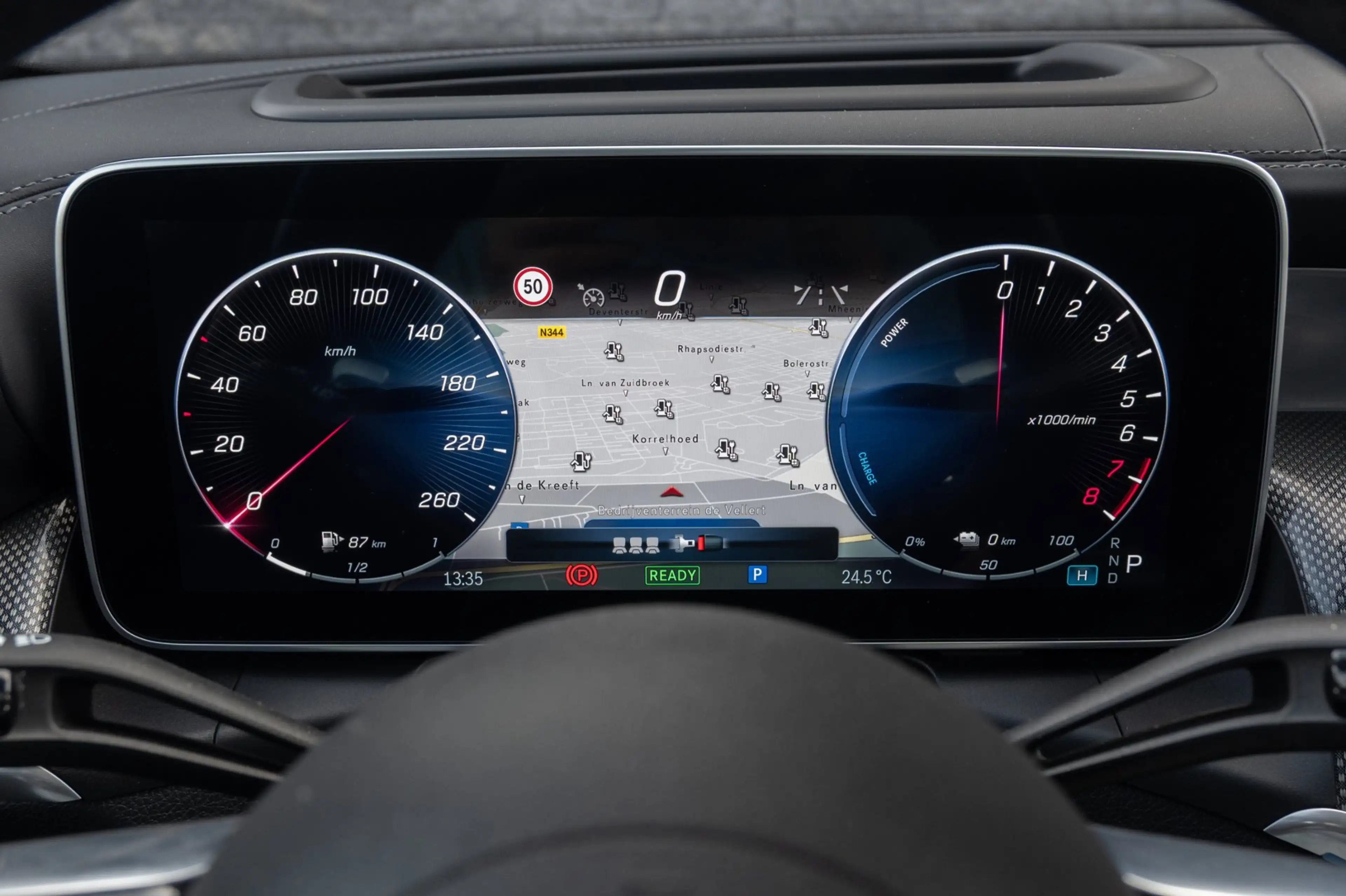 Mercedes-Benz GLC 300 300e 4MATIC Business Solution AMG PANORAMADAK — photo 36