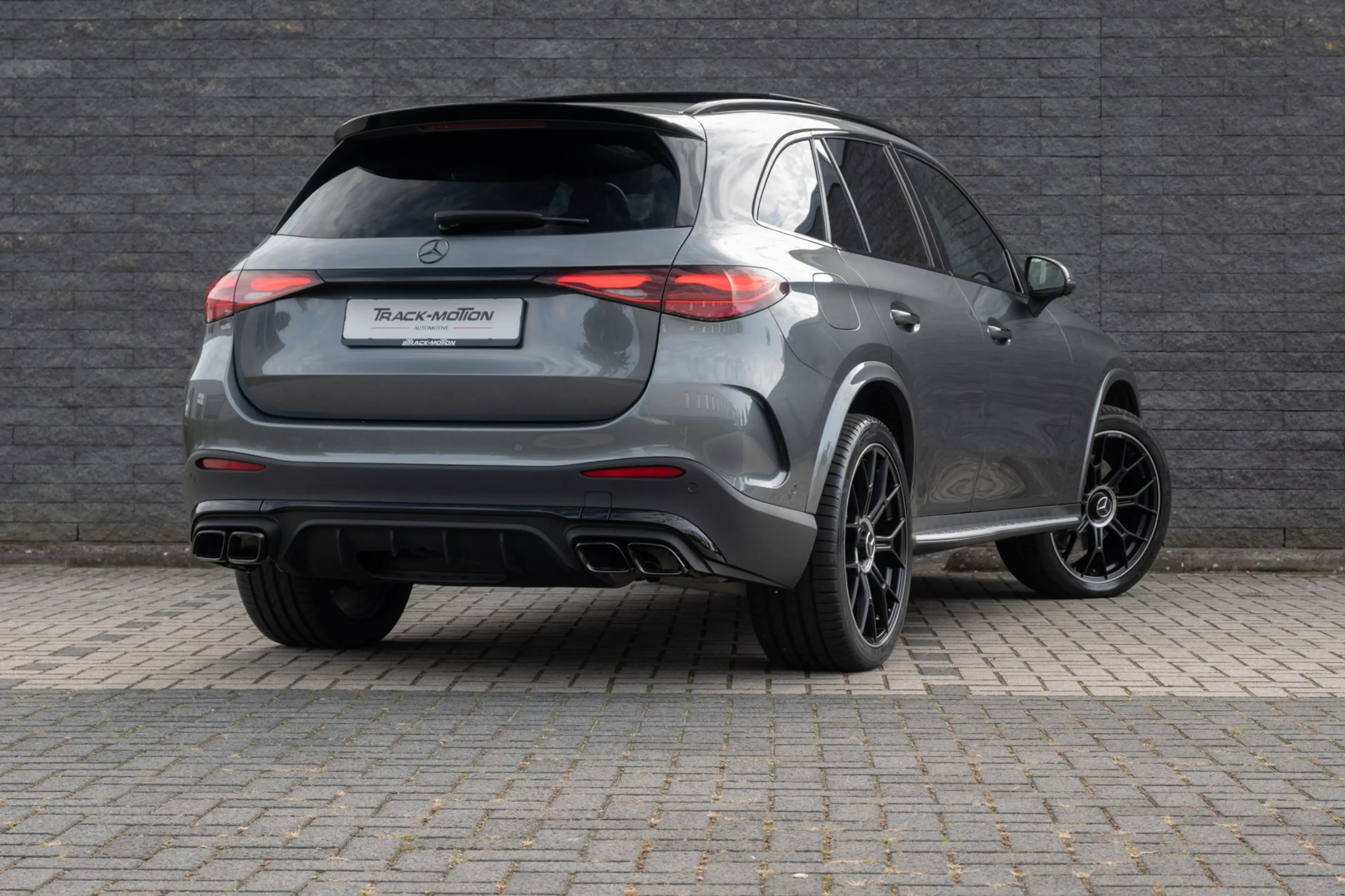 Mercedes-Benz GLC 300 300e 4MATIC Business Solution AMG PANORAMADAK — photo 10