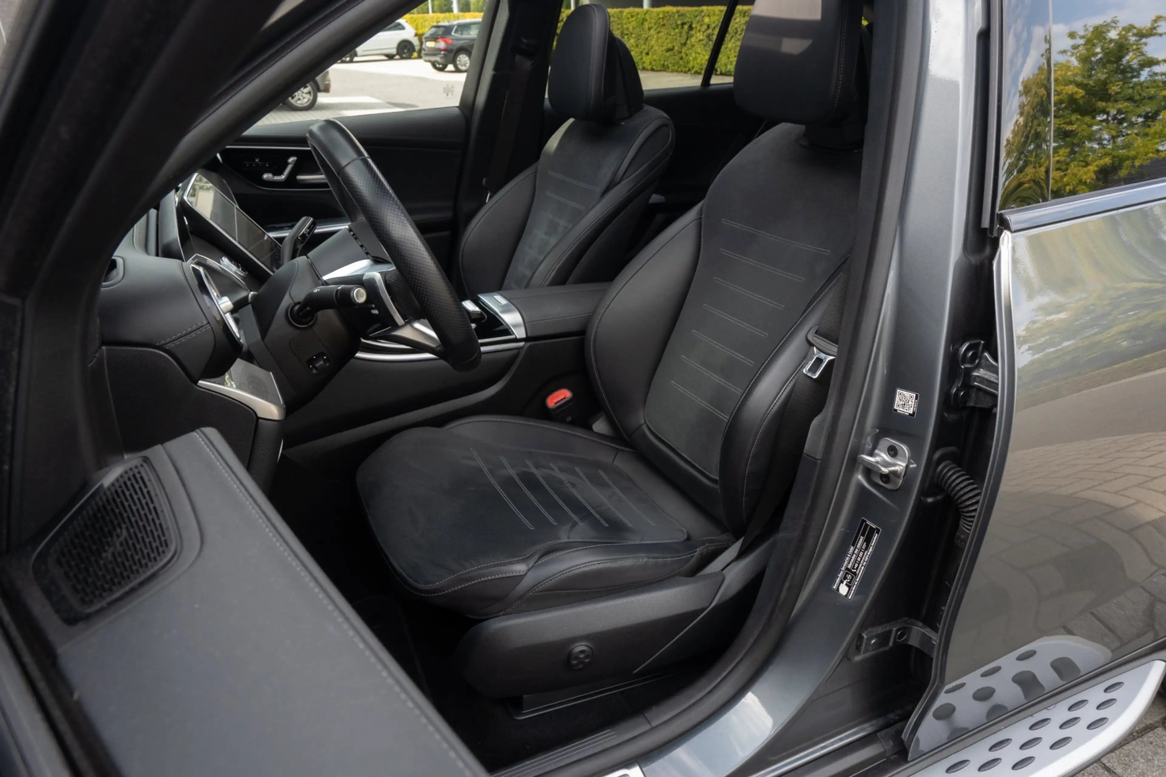 Mercedes-Benz GLC 300 300e 4MATIC Business Solution AMG PANORAMADAK — photo 22