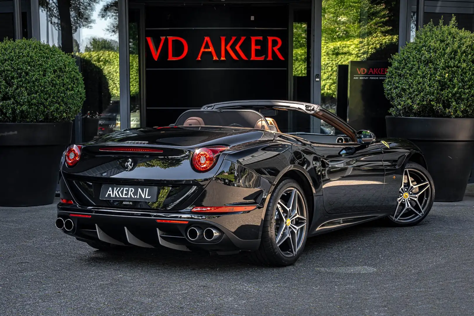 Ferrari California T HELE | Carbon + LED Stuur | Recent Onderhoud | F Black - 2