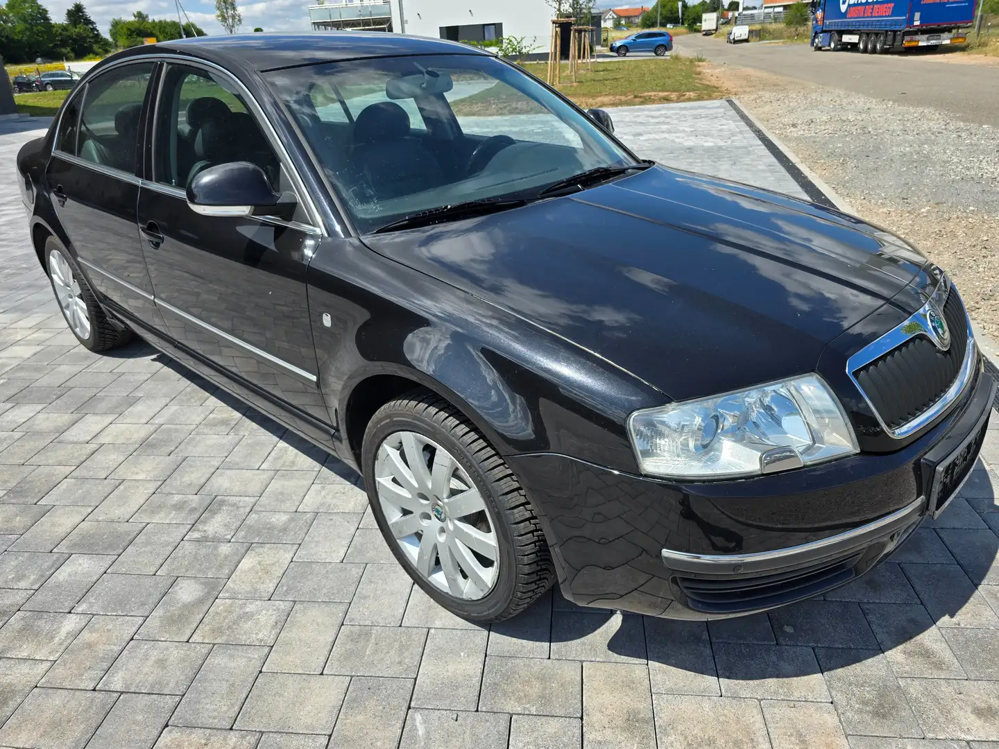 Skoda Superb Elegance Schwarz - 1