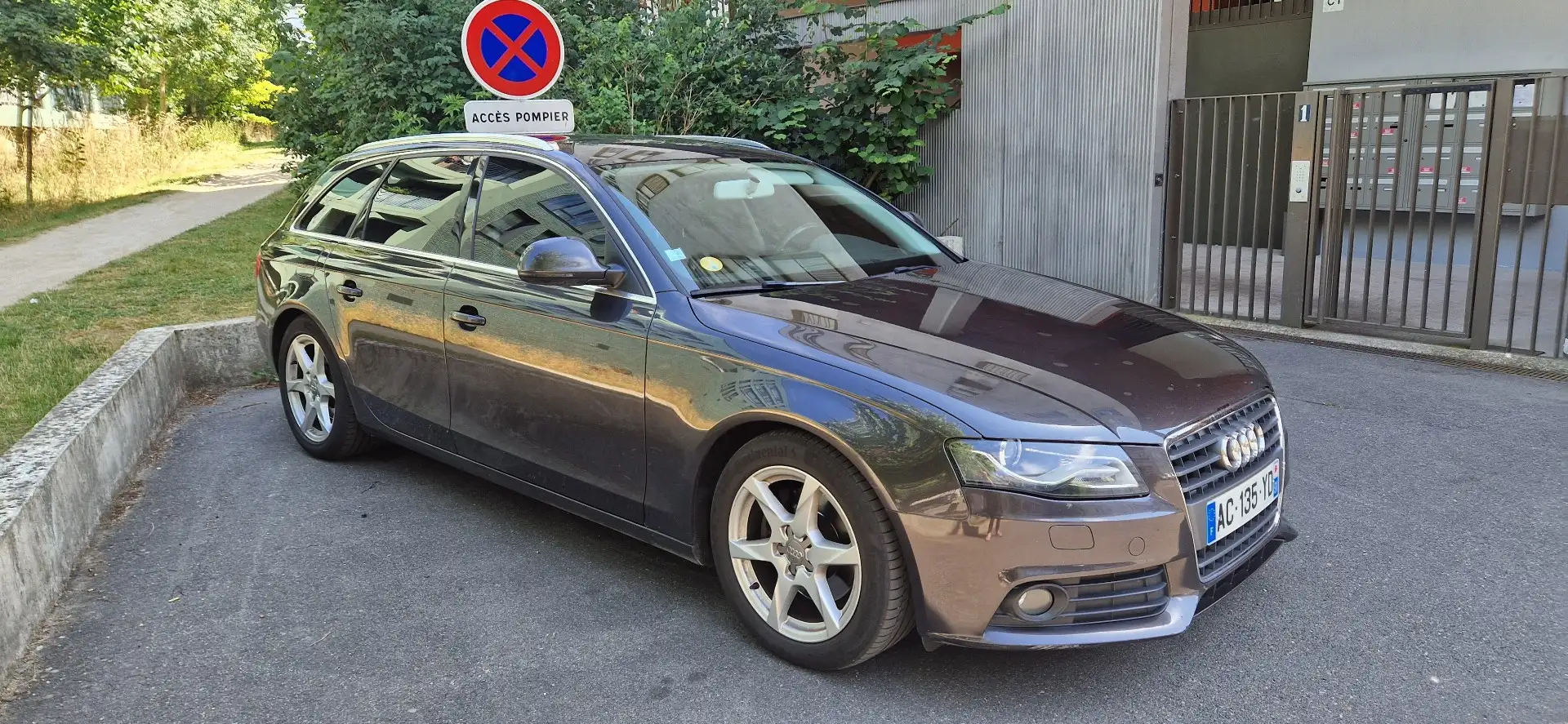 Audi A4 Avant 2.0 TDI 143 DPF Ambiente - 1