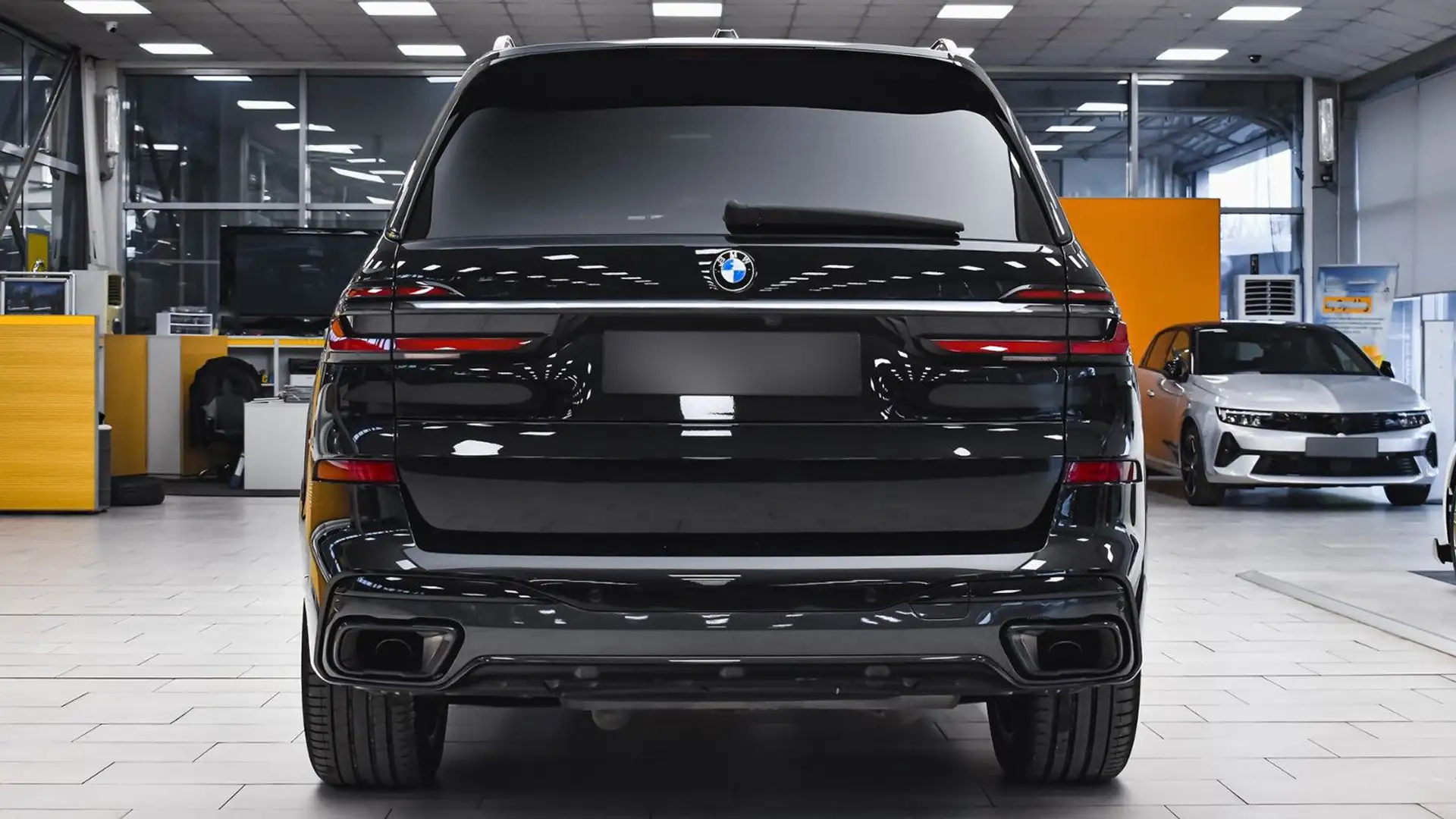 BMW X7 xDrive40d M-Sport Steptronic Schwarz - 2