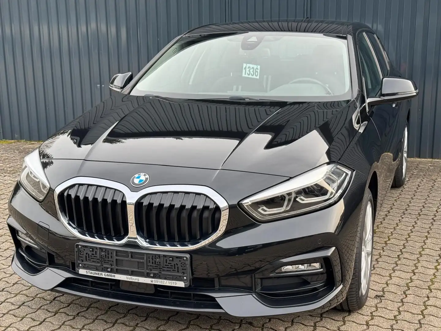 BMW 118 i Aut. Sport Line /Lenkradheiz/HiFi/LED Schwarz - 2