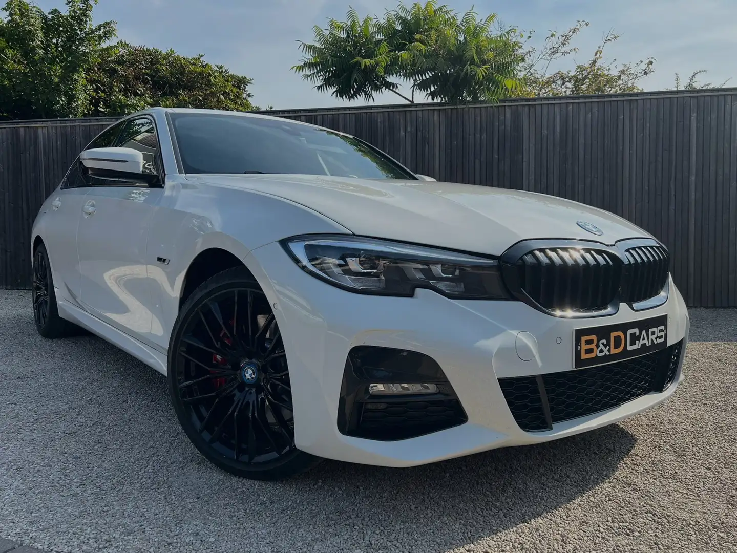 BMW 330 330e Aut. M Sport CARPLAY/LEDER/19"BLACK/AMBILIGHT Blanc - 1