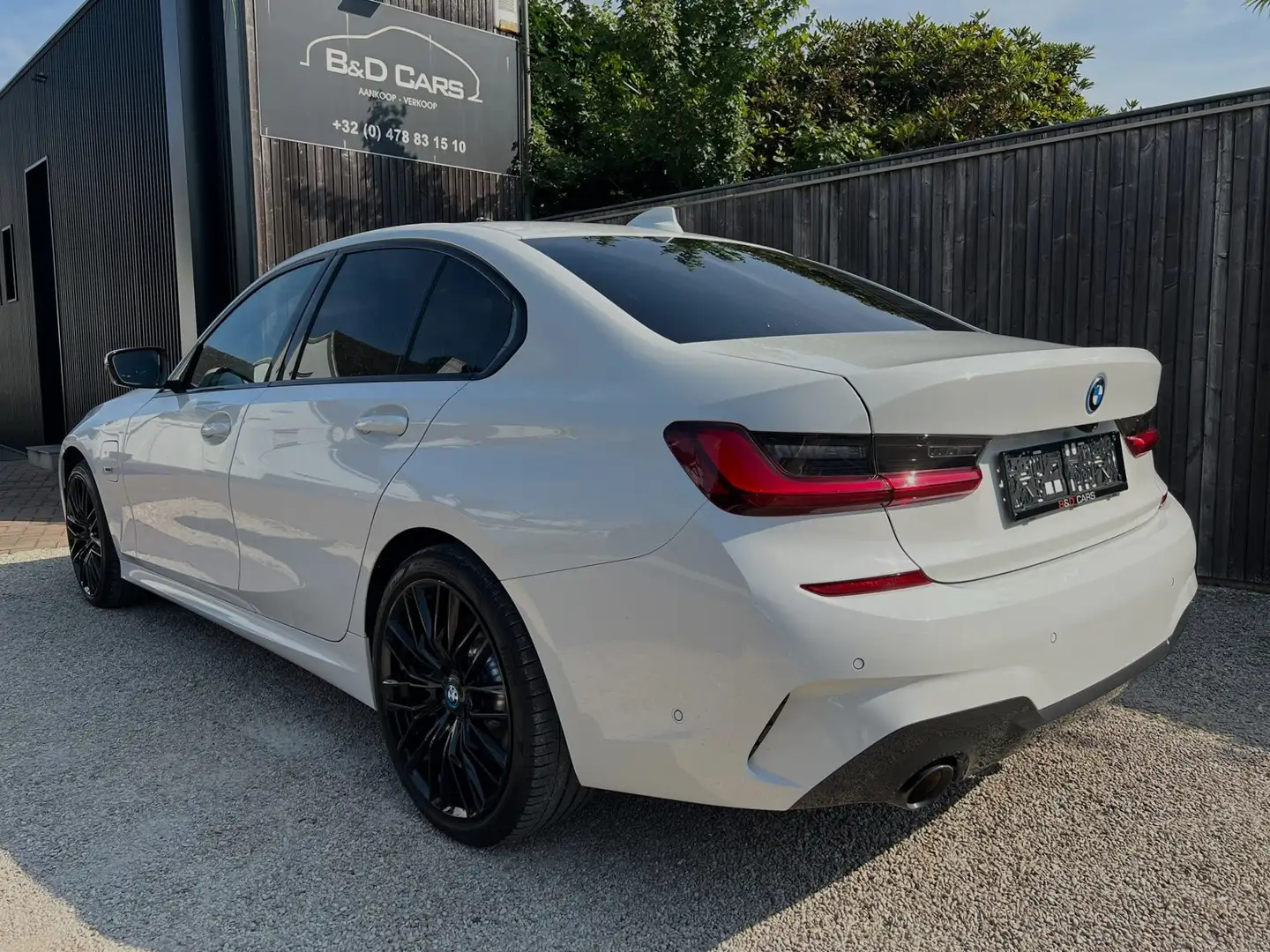 BMW 330 330e Aut. M Sport CARPLAY/LEDER/19"BLACK/AMBILIGHT Blanc - 2