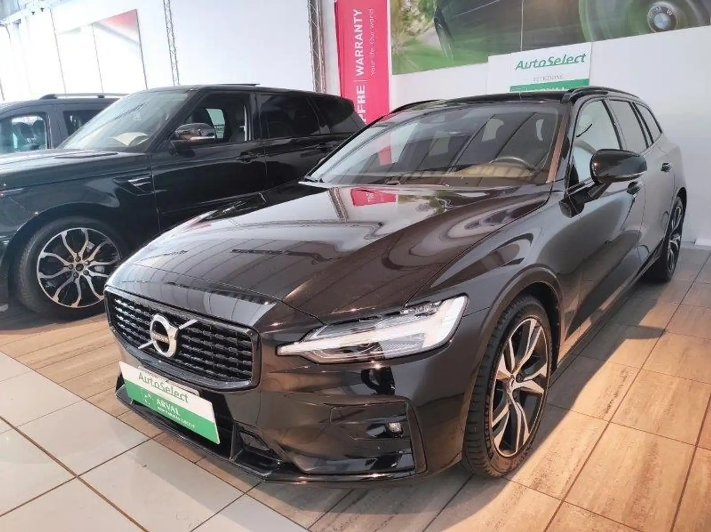 Volvo V60 (2018-->) - V60 B4 (d) Geartronic R-Design Zwart - 2