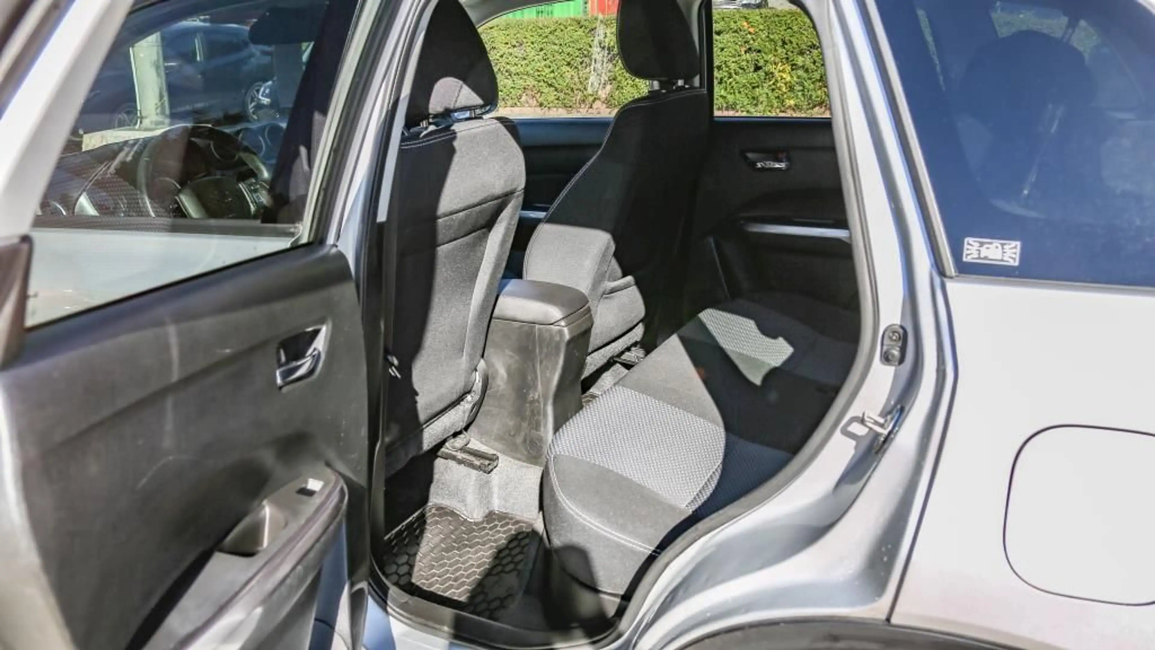 Suzuki Vitara VITARA 1.4 Comfort 4x4+SHZ+RFK — photo 8
