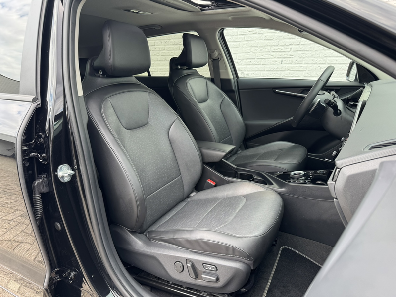 Kia e-Niro EV Executive Line 64.8 kWh SOH 98% All season V2L — photo 41