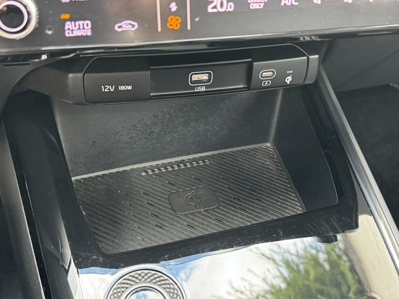 Kia e-Niro EV Executive Line 64.8 kWh SOH 98% All season V2L — photo 40