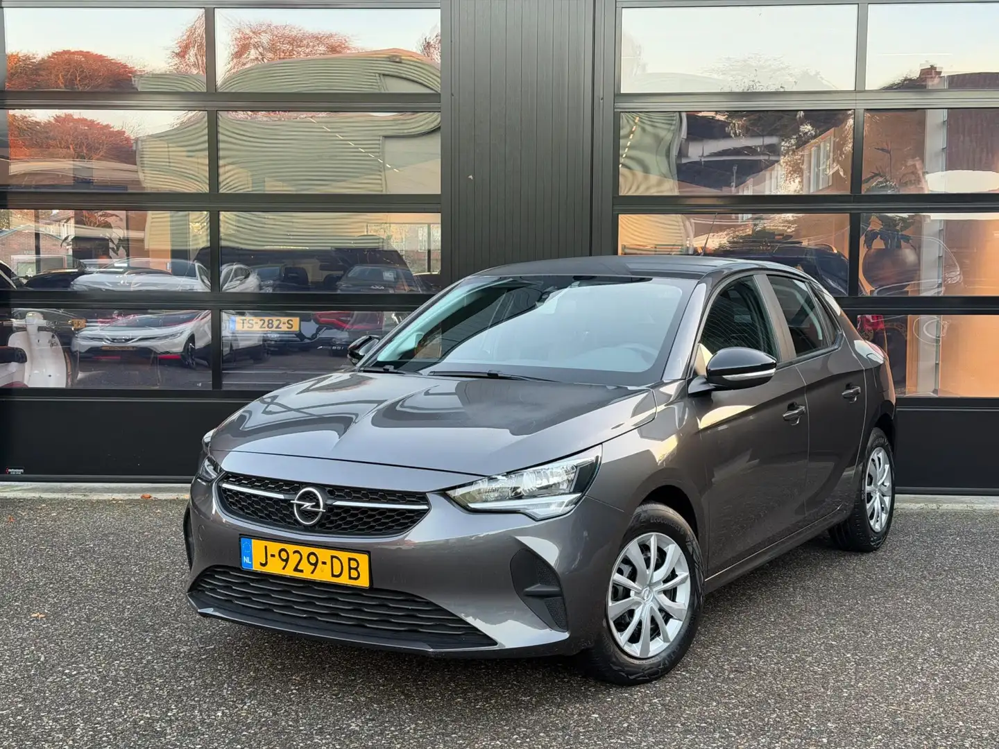 Opel Corsa 1.2 Edition Grey Navigatie NL Auto! 1e eigenaar Gris - 1