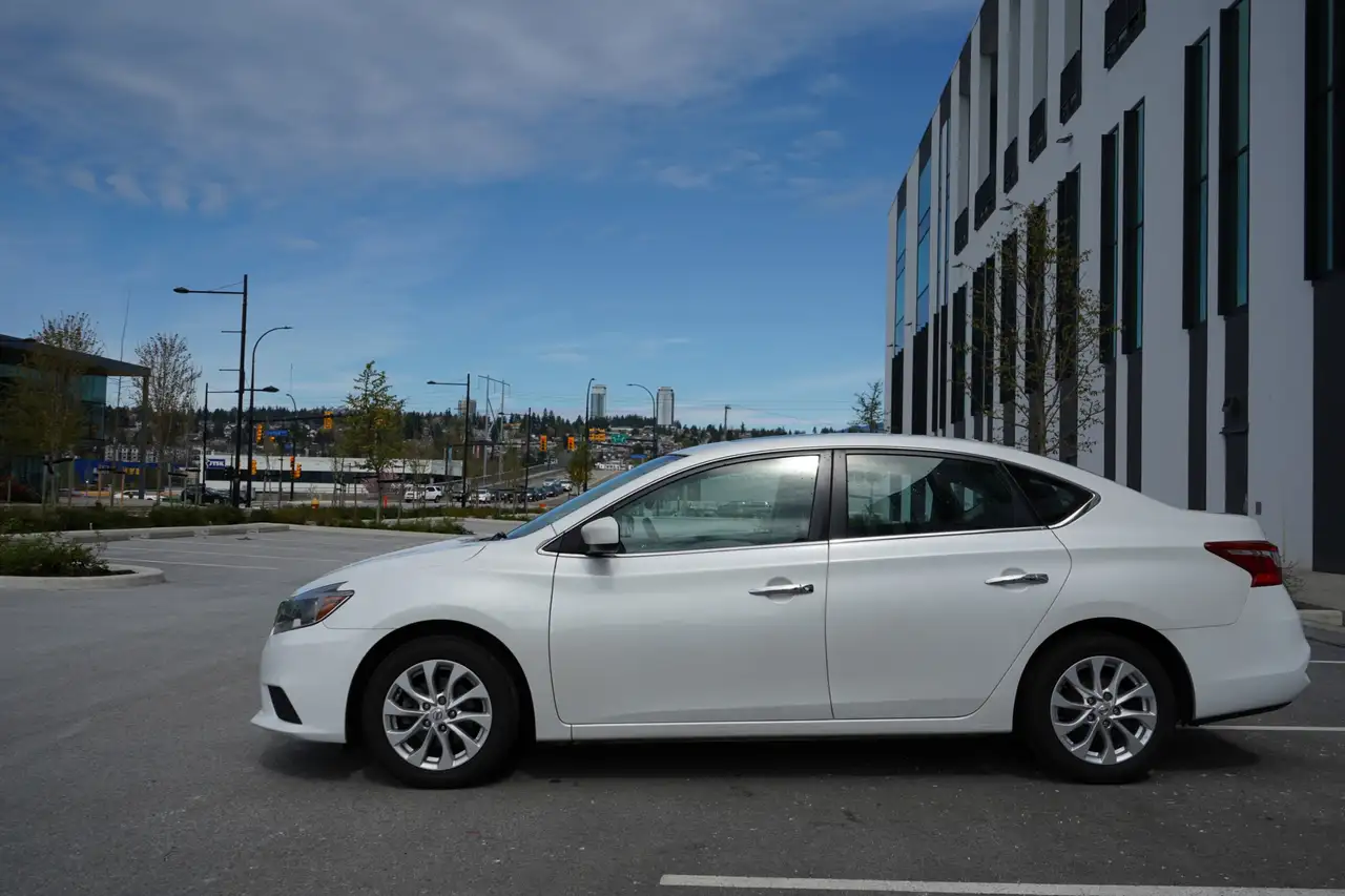 Nissan Sentra снимка Nissan Sentra