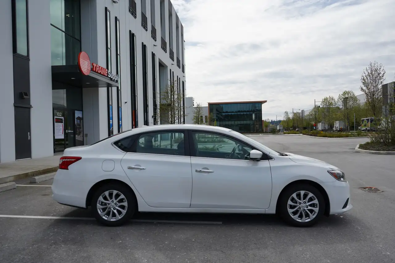Nissan Sentra снимка Nissan Sentra