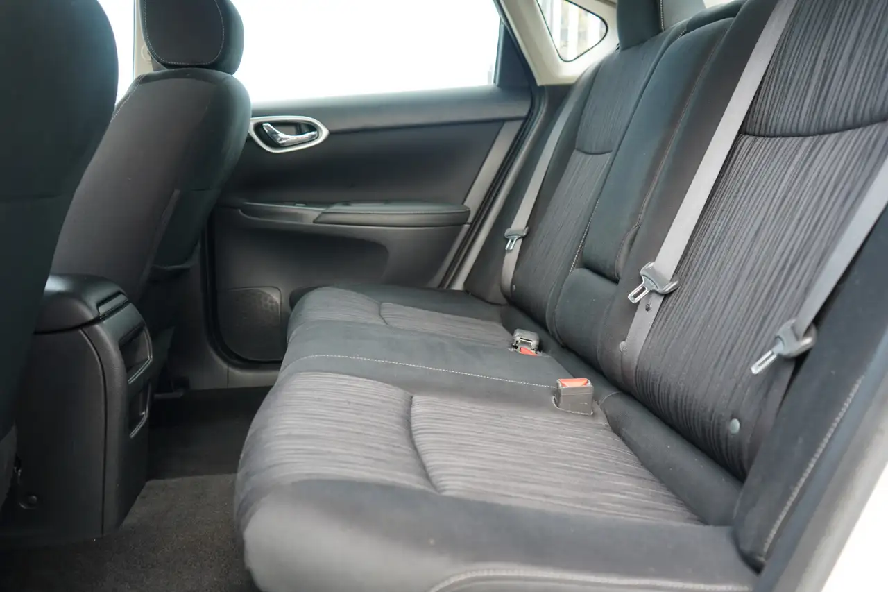 Nissan Sentra снимка Nissan Sentra