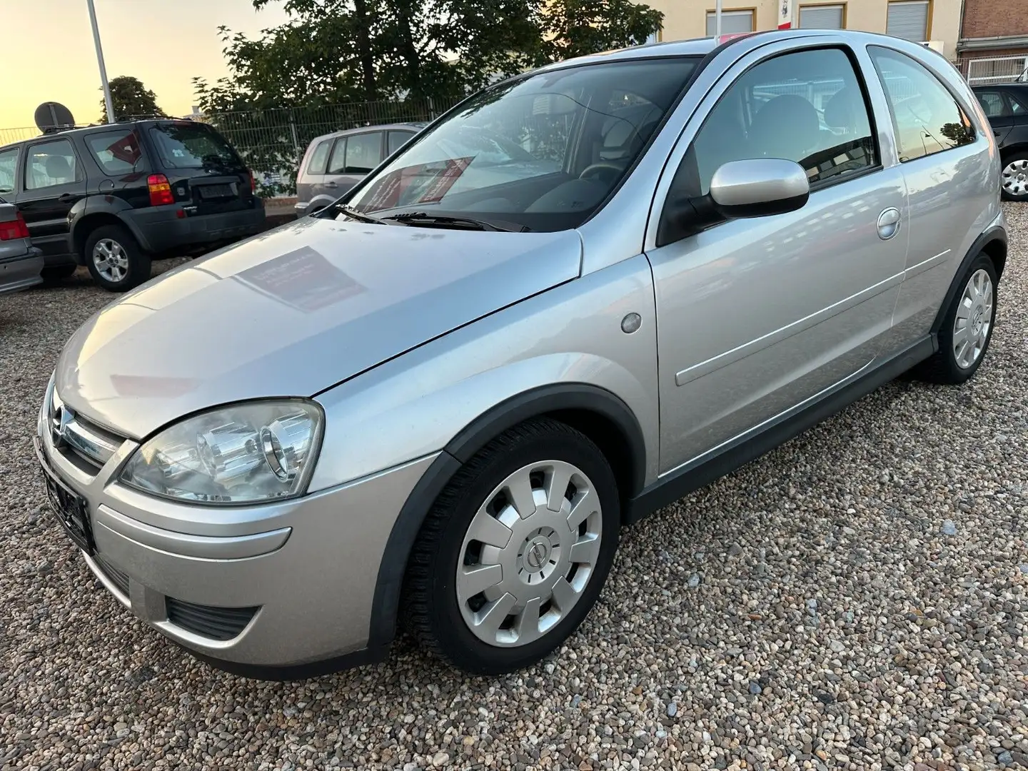 Opel Corsa 1.0 Twinport Edition Automatik Grau - 2