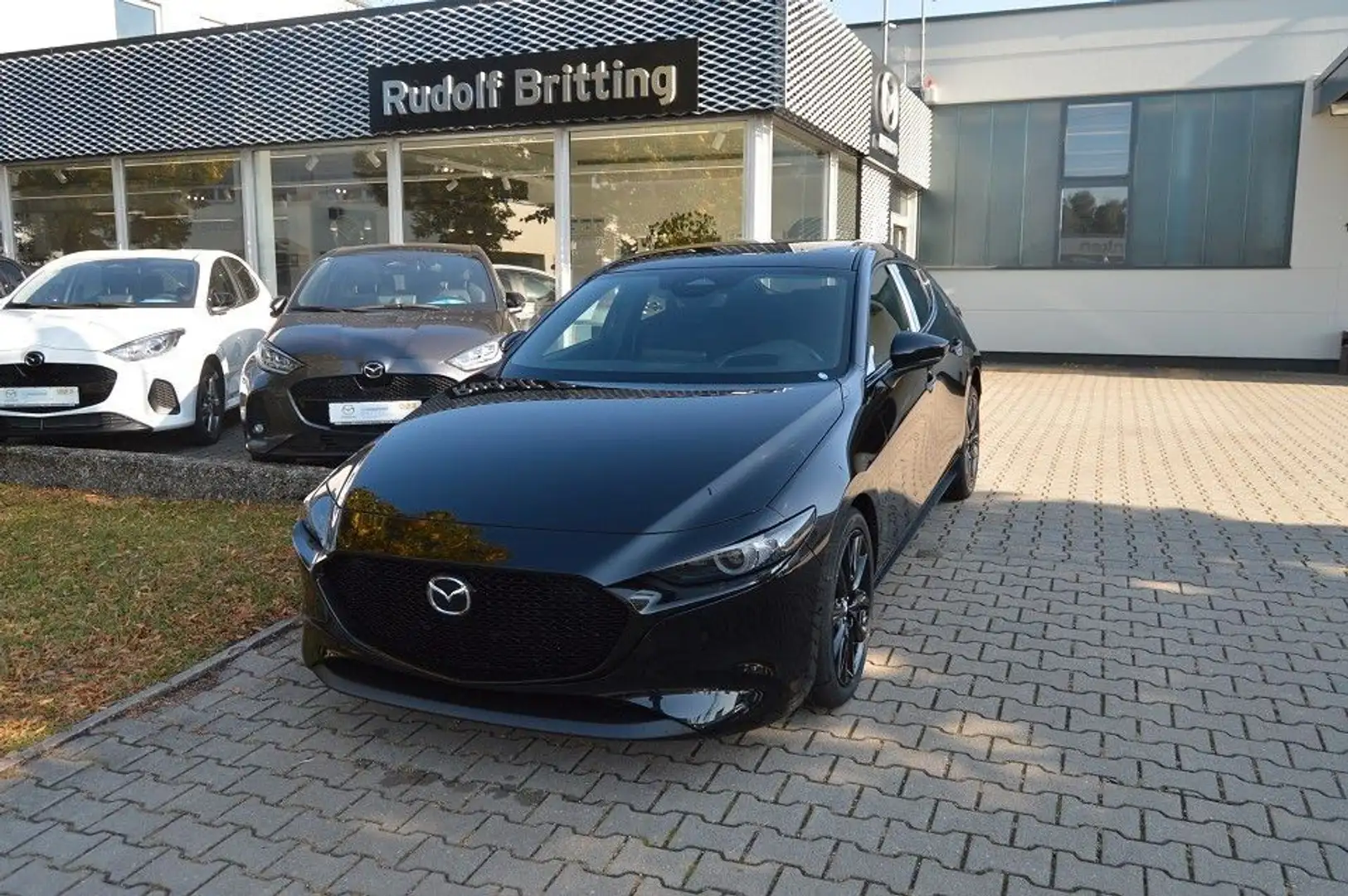Mazda 3 Benzin 140PS 6AG Exclusive-line Navi PDC SHZ Černá - 2