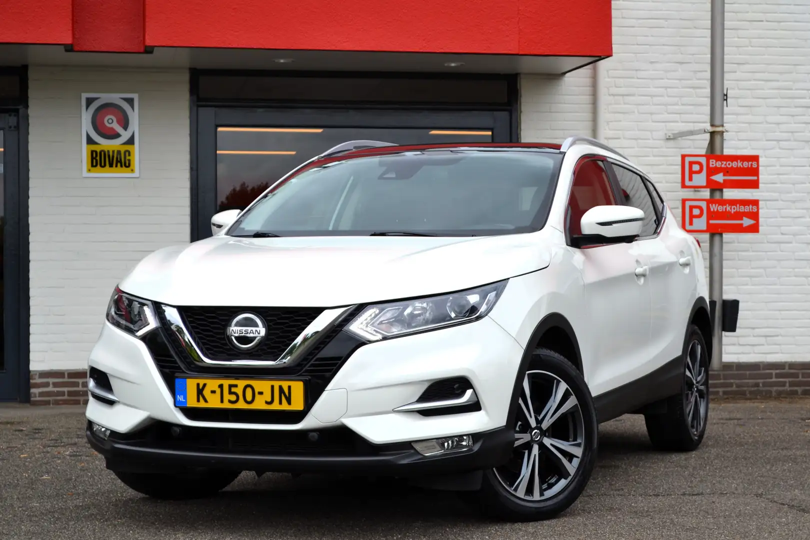 Nissan Qashqai 1.2 i Navi, Camera, Panodak, Dakrail, trekhaak, et Blanc - 1
