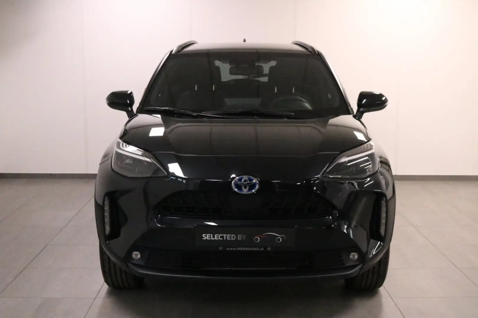 Toyota Yaris Cross 1.5 Hybrid Style | Pano | Snel leverbaar! Zwart - 2