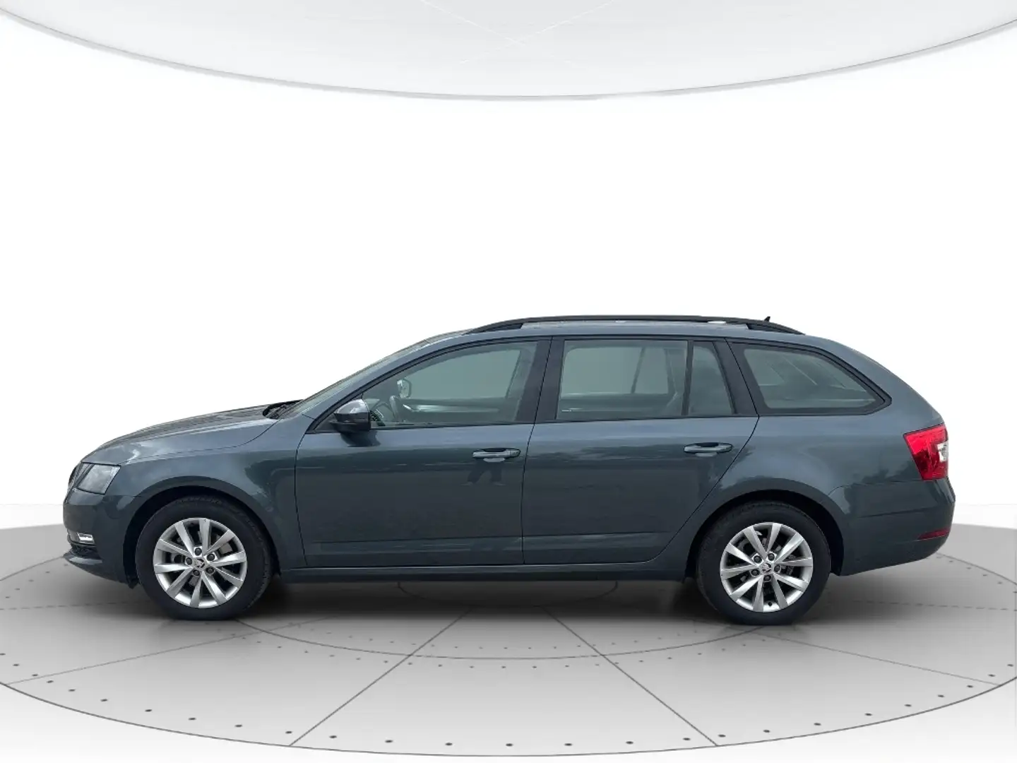 Skoda Octavia Wagon 1.5 g-tec Executive 130cv dsg Grigio - 2