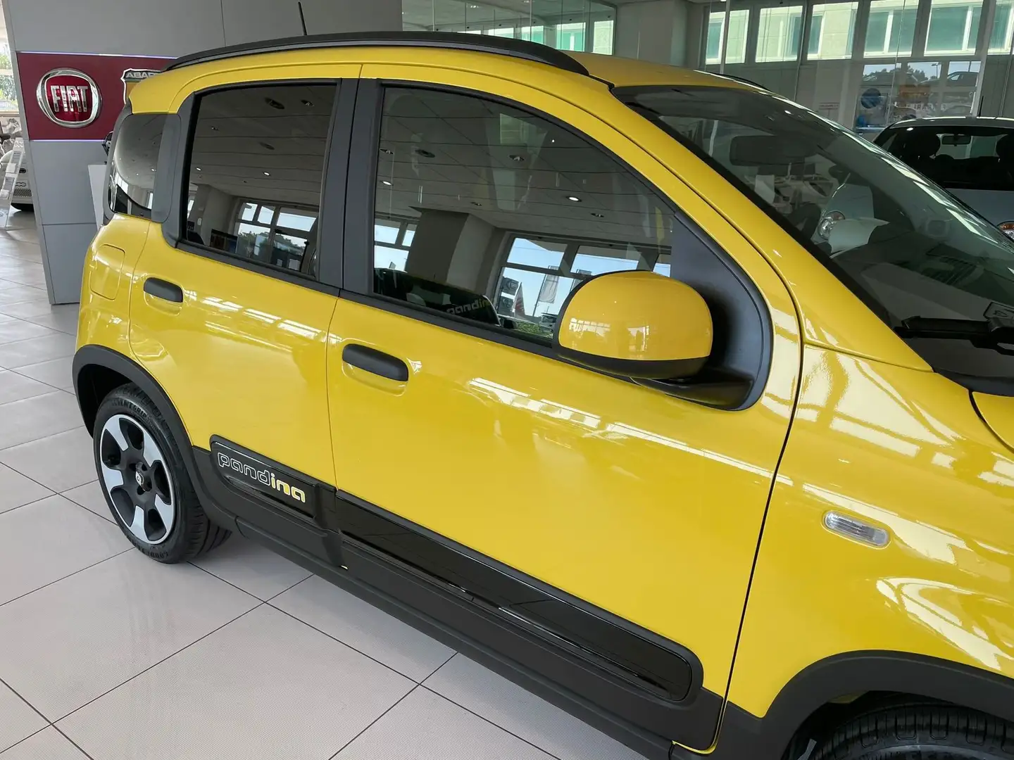 Fiat Panda 1.0 FireFly S&S Hybrid Pandina - In arrivo Jaune - 2