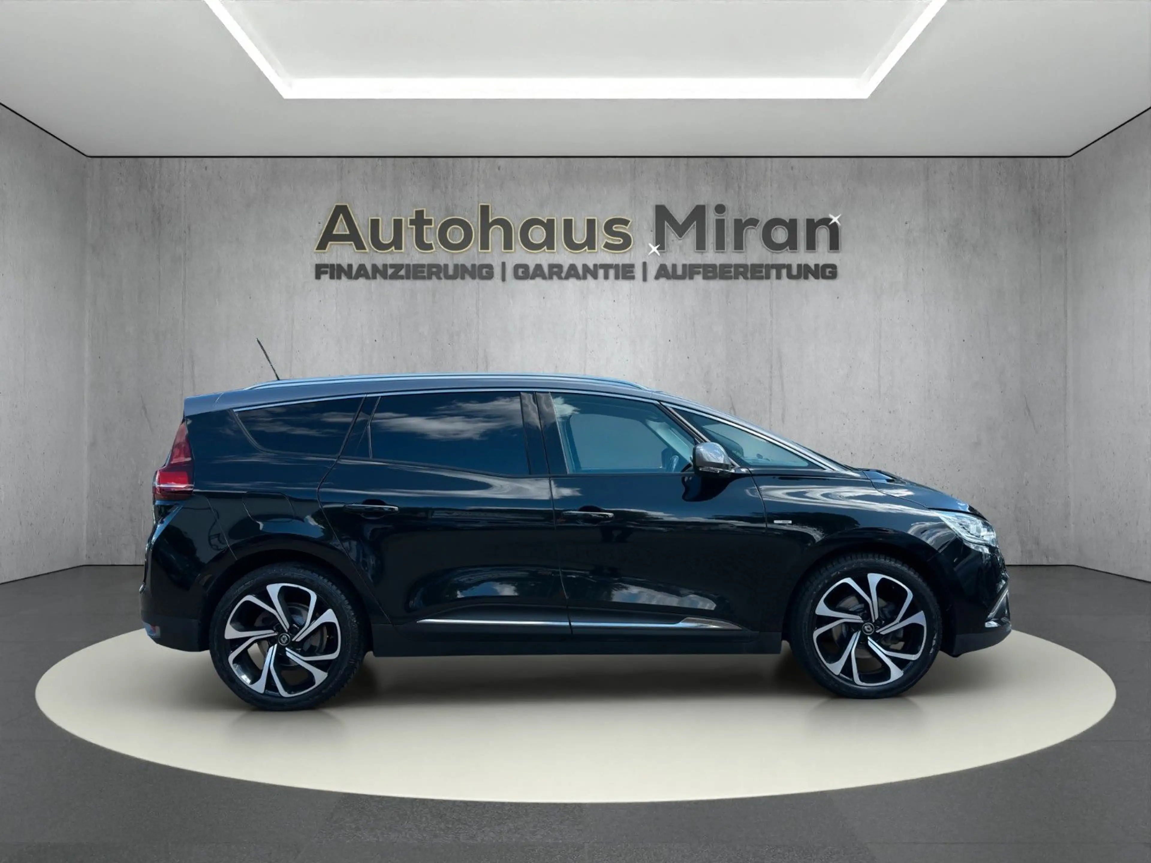 Renault Grand Scenic 1.6 dCi Energy BOSE-Edition — photo 4