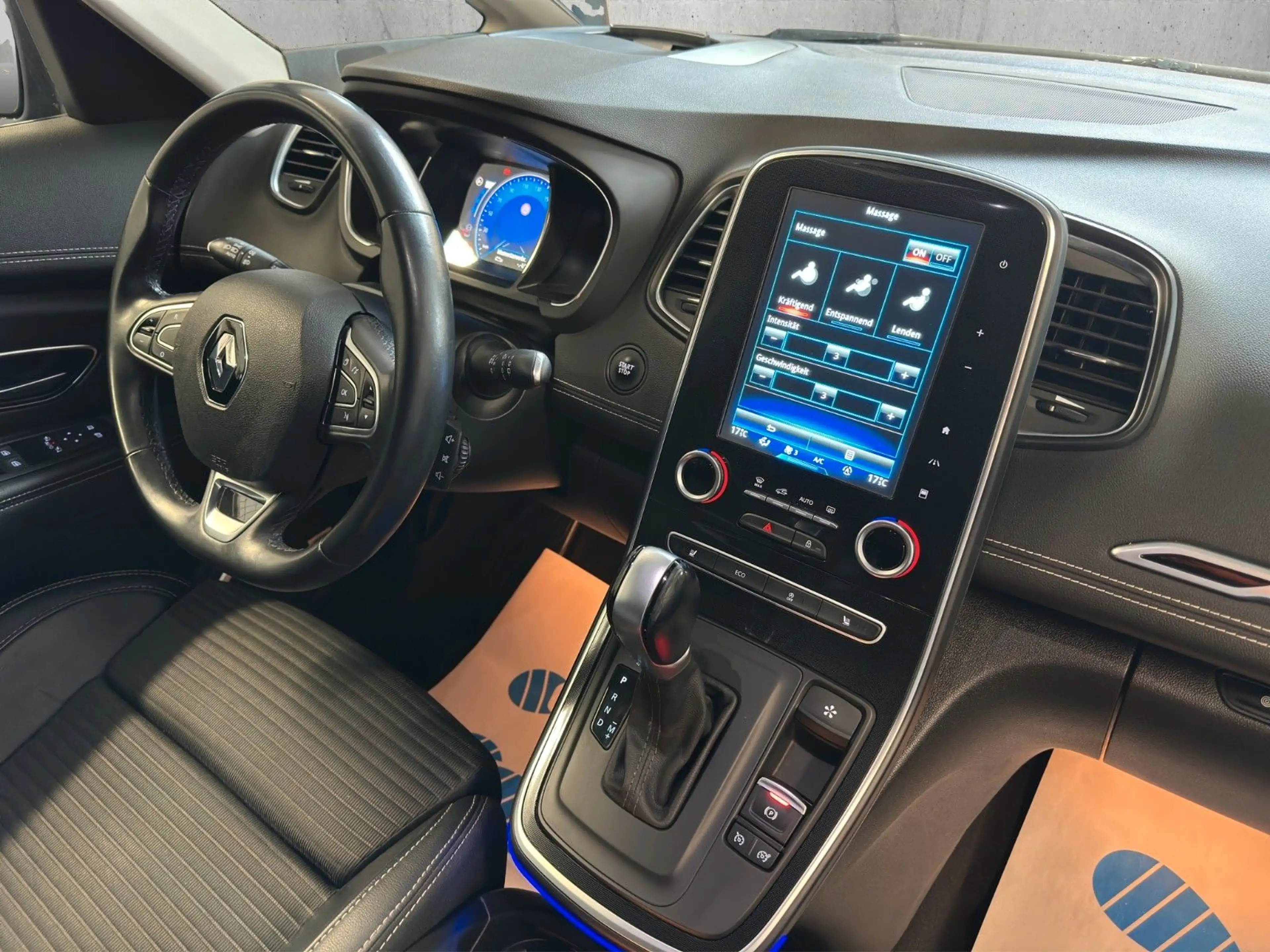 Renault Grand Scenic 1.6 dCi Energy BOSE-Edition — photo 10