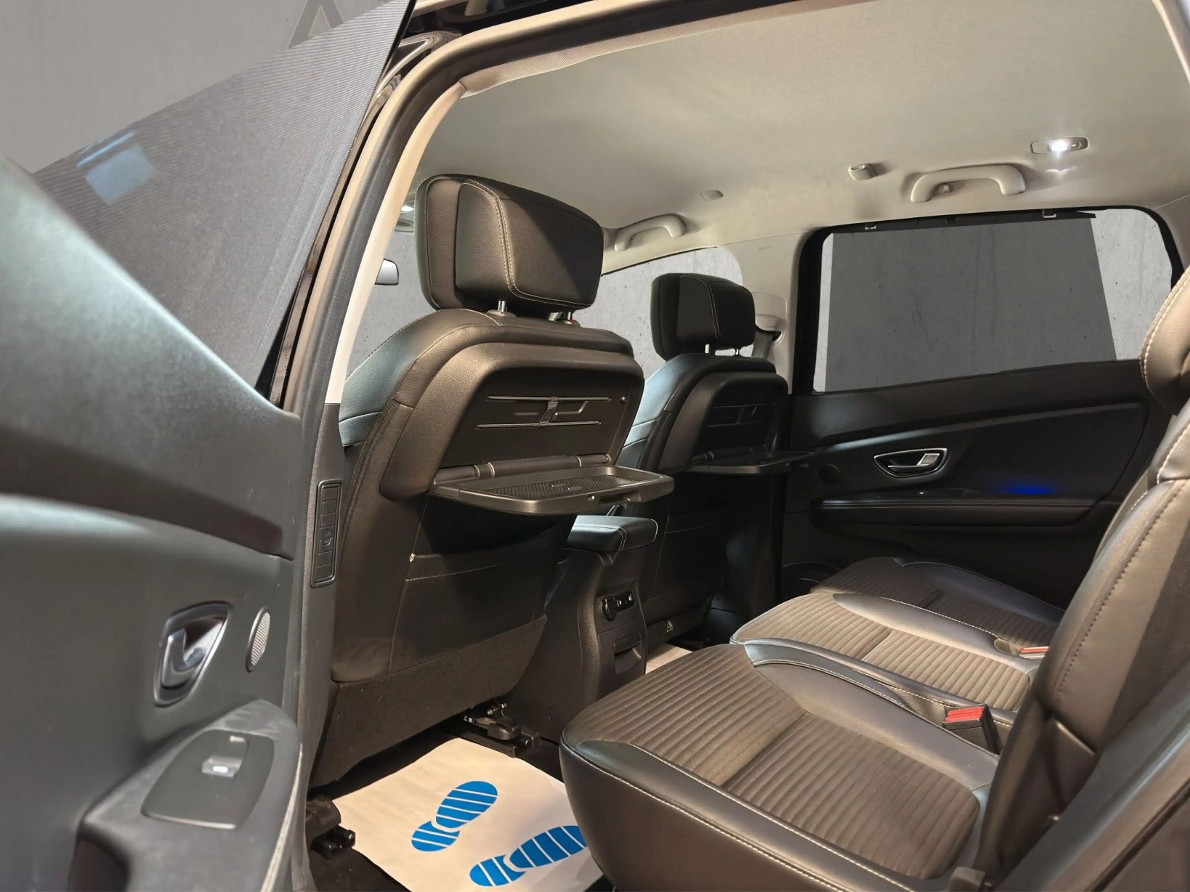 Renault Grand Scenic 1.6 dCi Energy BOSE-Edition — photo 14