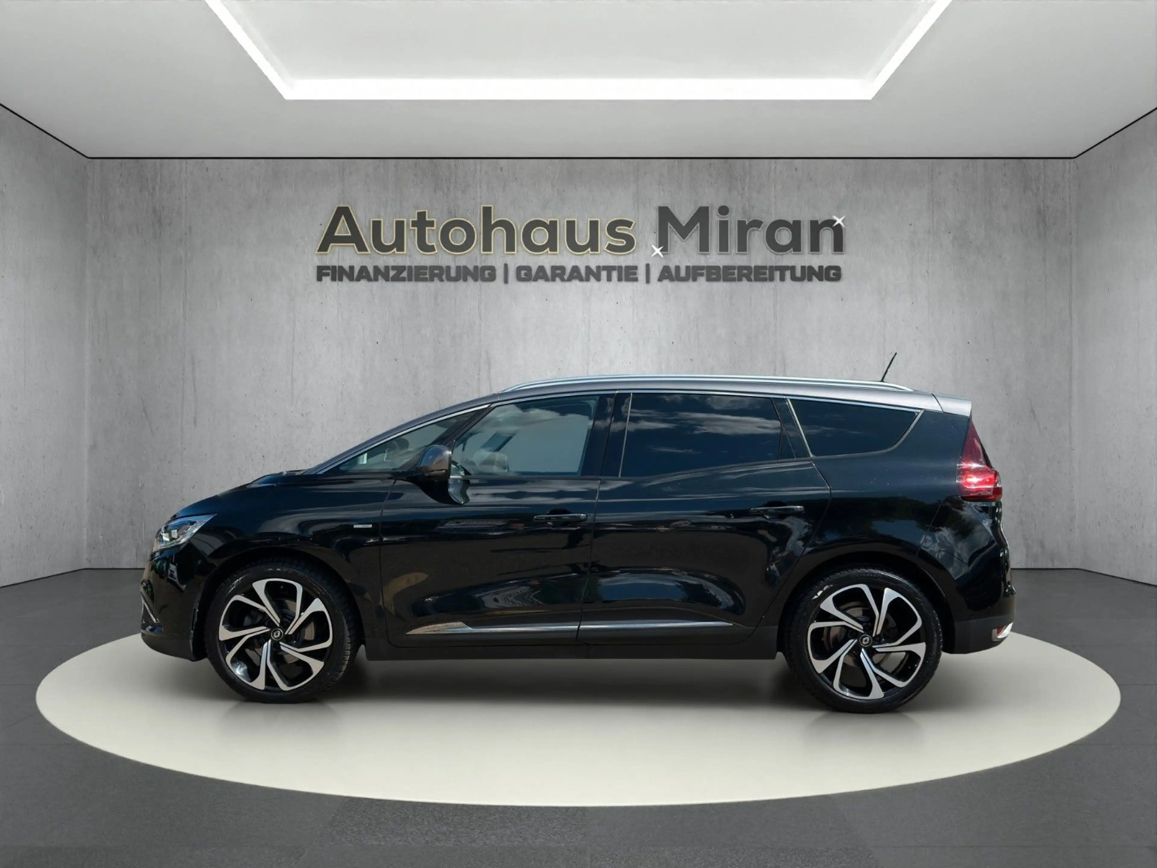 Renault Grand Scenic 1.6 dCi Energy BOSE-Edition — photo 7