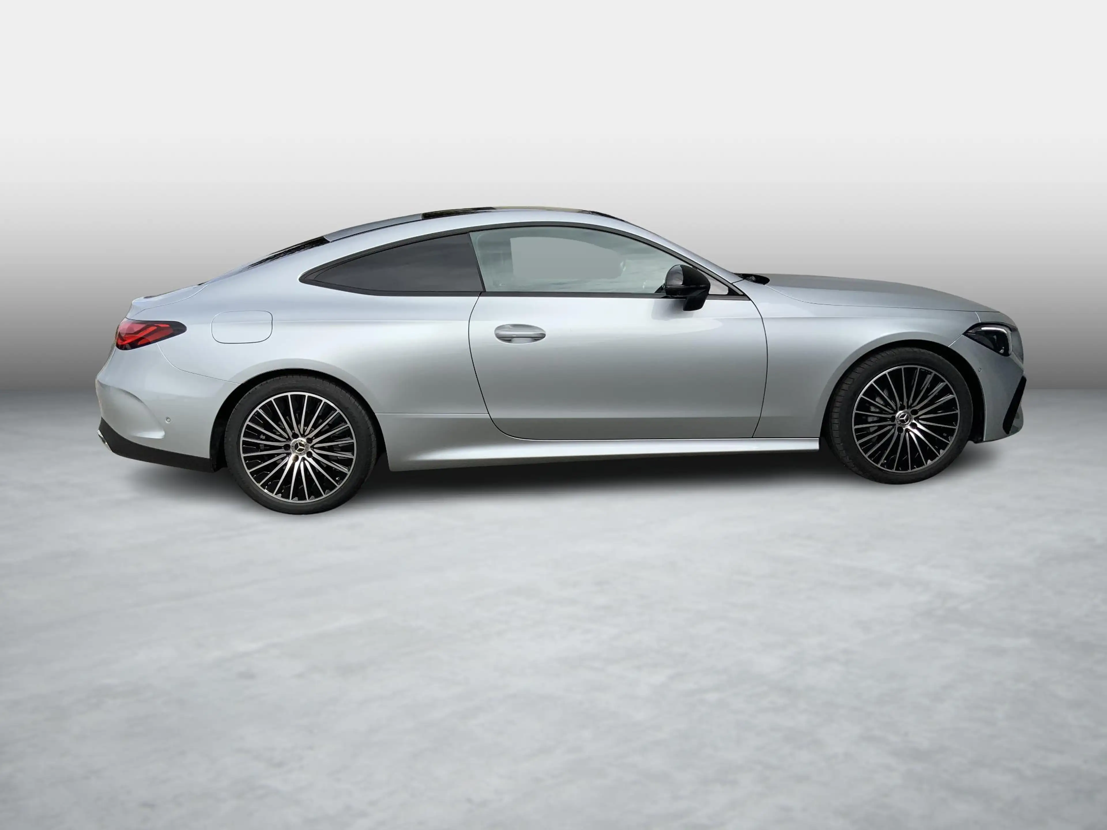 Mercedes-Benz CLE 180 Coupé AMG Line — photo 9