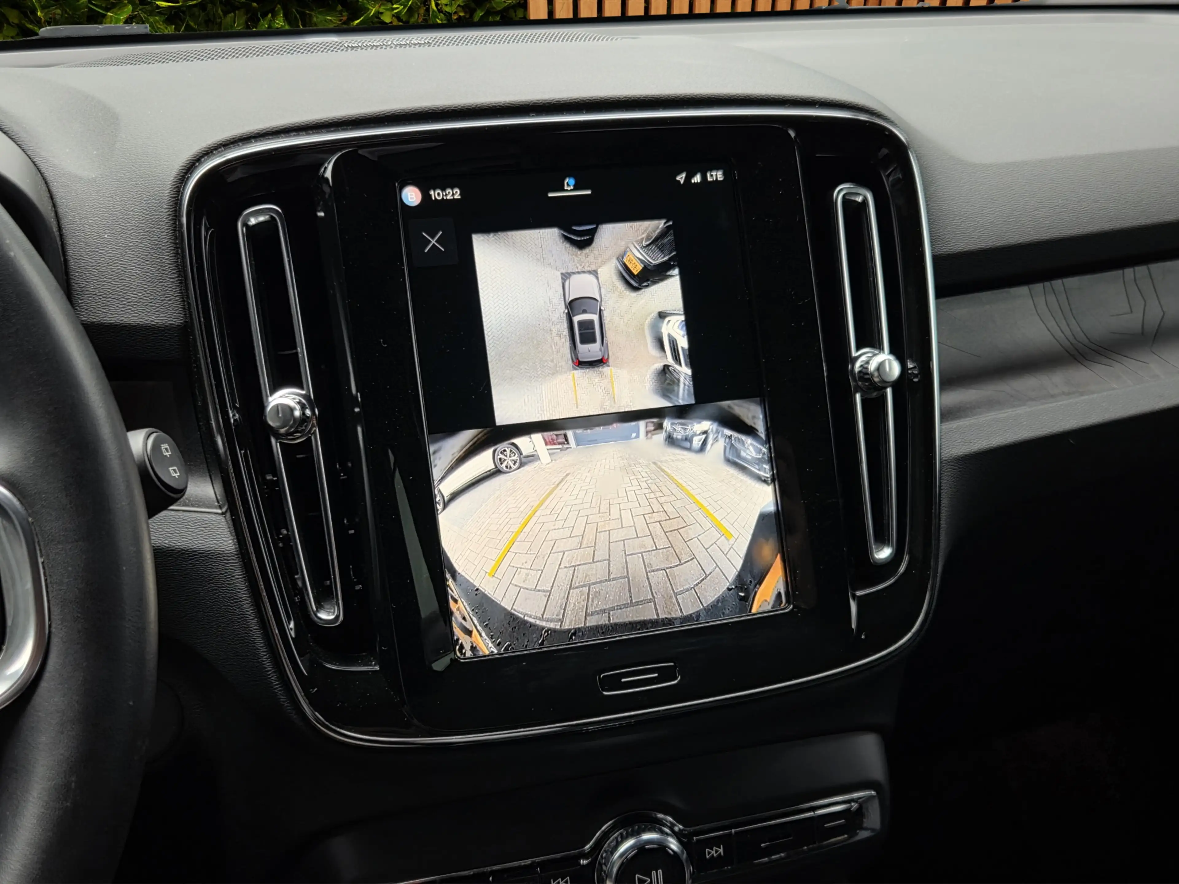 Volvo EX40 Twin Motor Performance Ultra Black Edition 82 kWh — photo 15