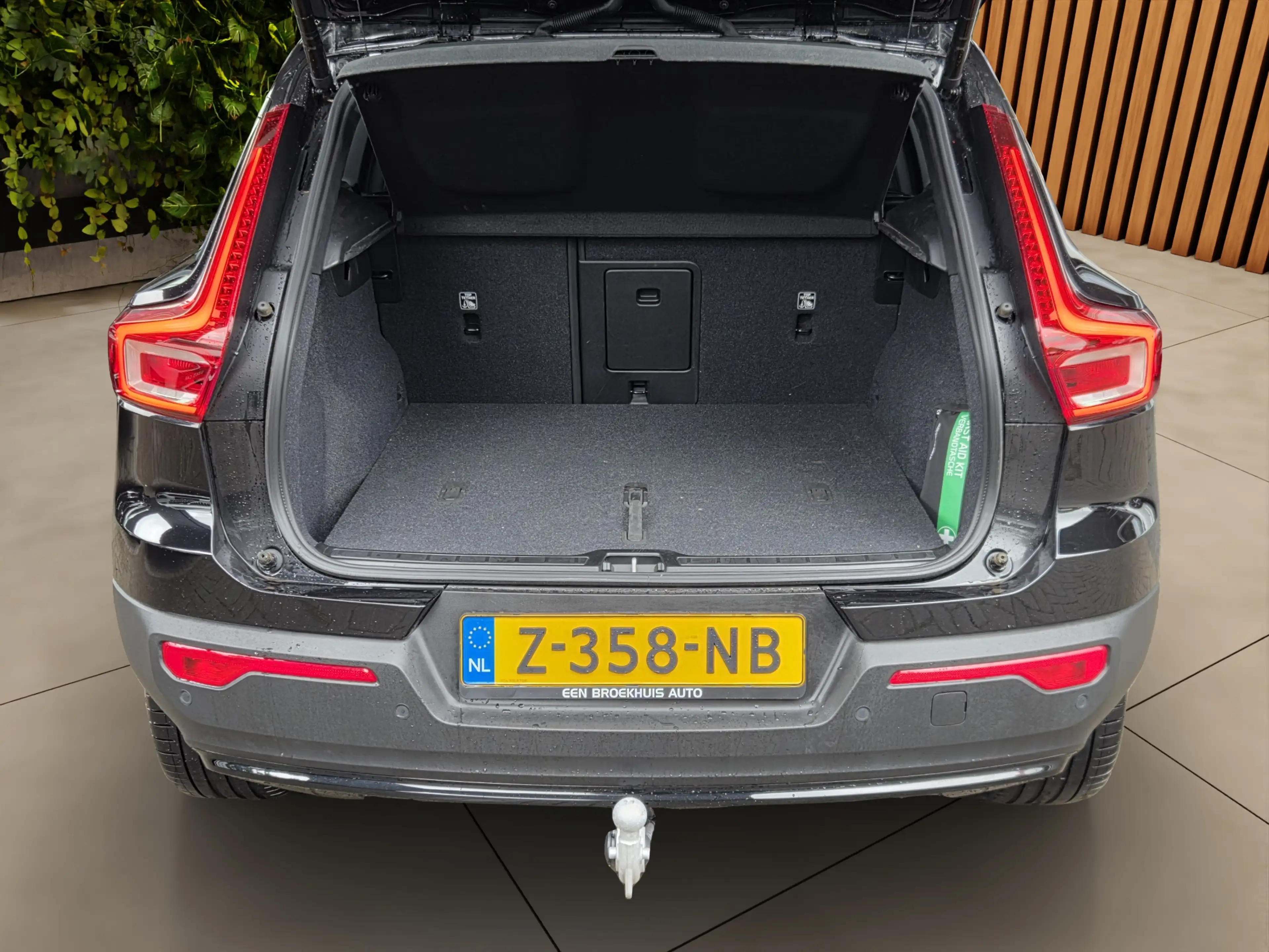 Volvo EX40 Twin Motor Performance Ultra Black Edition 82 kWh — photo 8