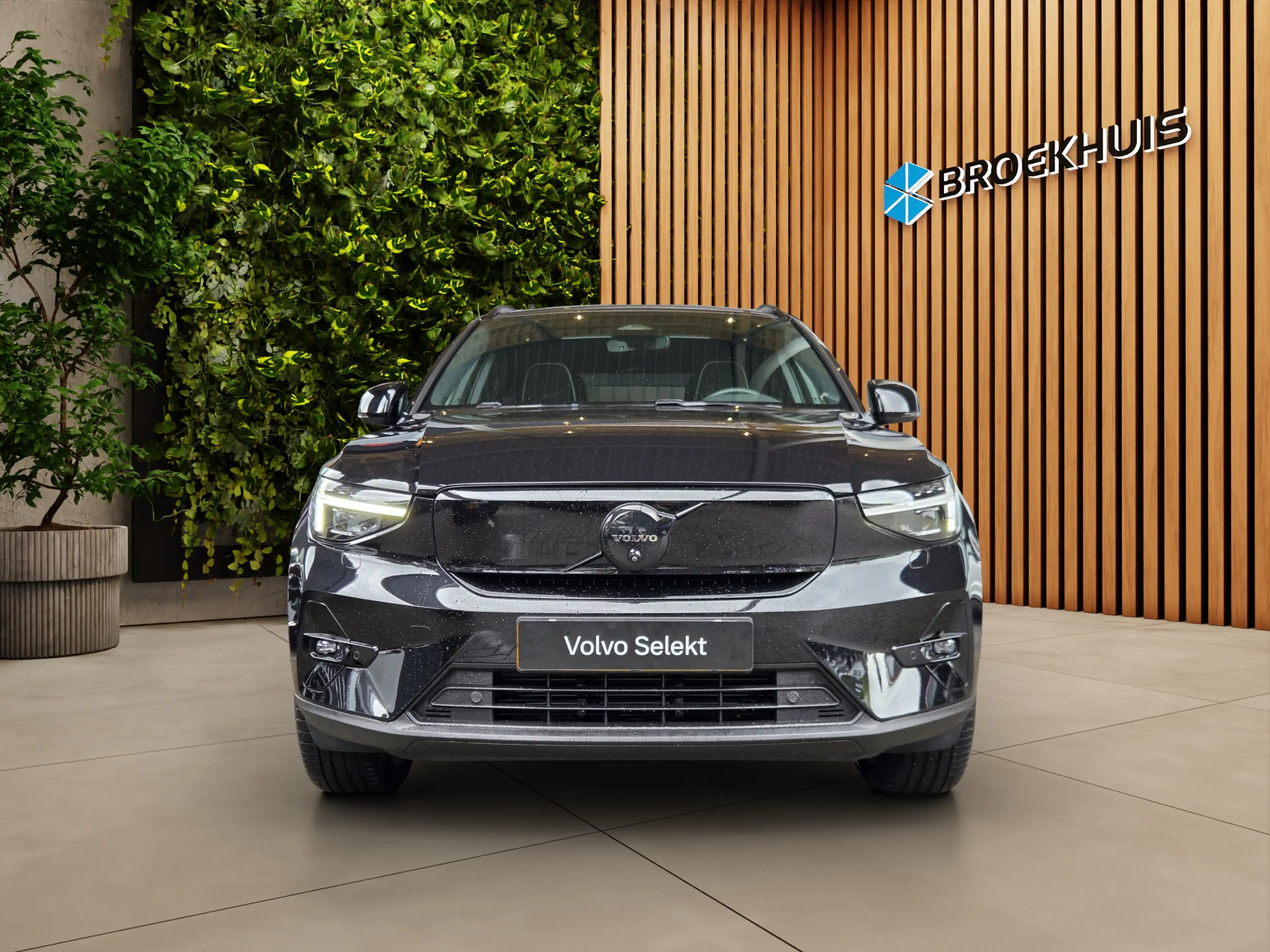 Volvo EX40 Twin Motor Performance Ultra Black Edition 82 kWh — photo 9