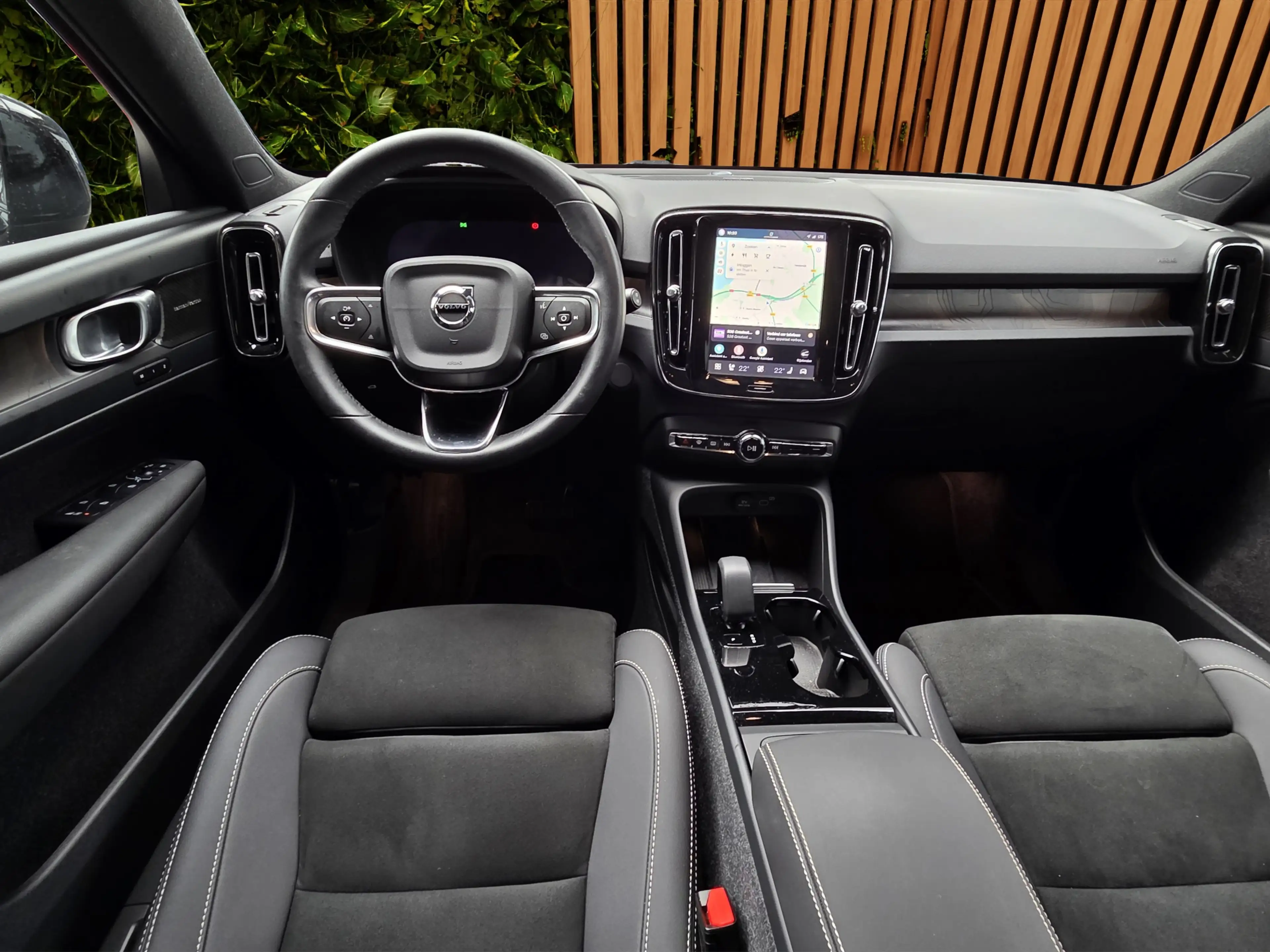 Volvo EX40 Twin Motor Performance Ultra Black Edition 82 kWh — photo 11