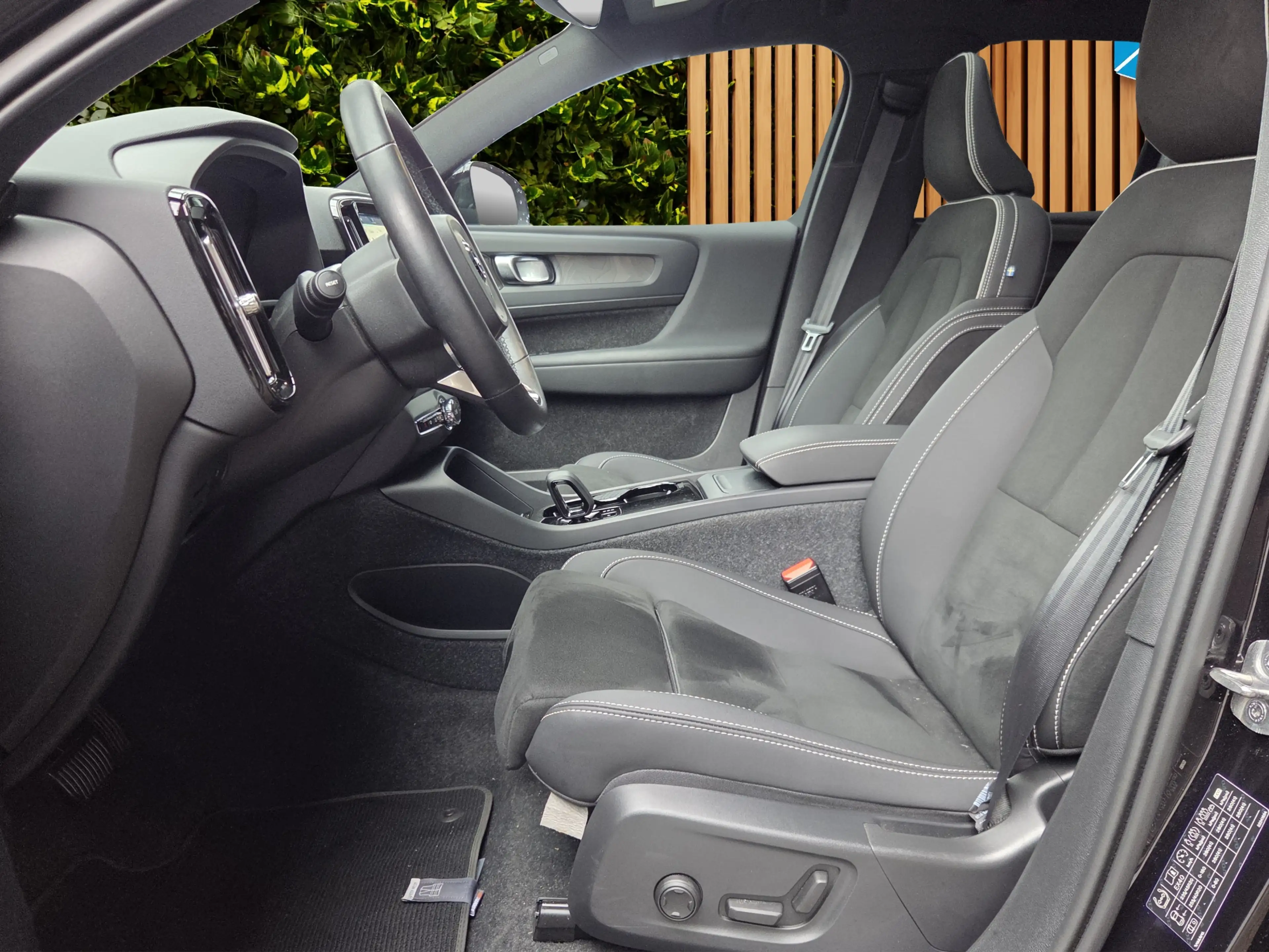 Volvo EX40 Twin Motor Performance Ultra Black Edition 82 kWh — photo 5