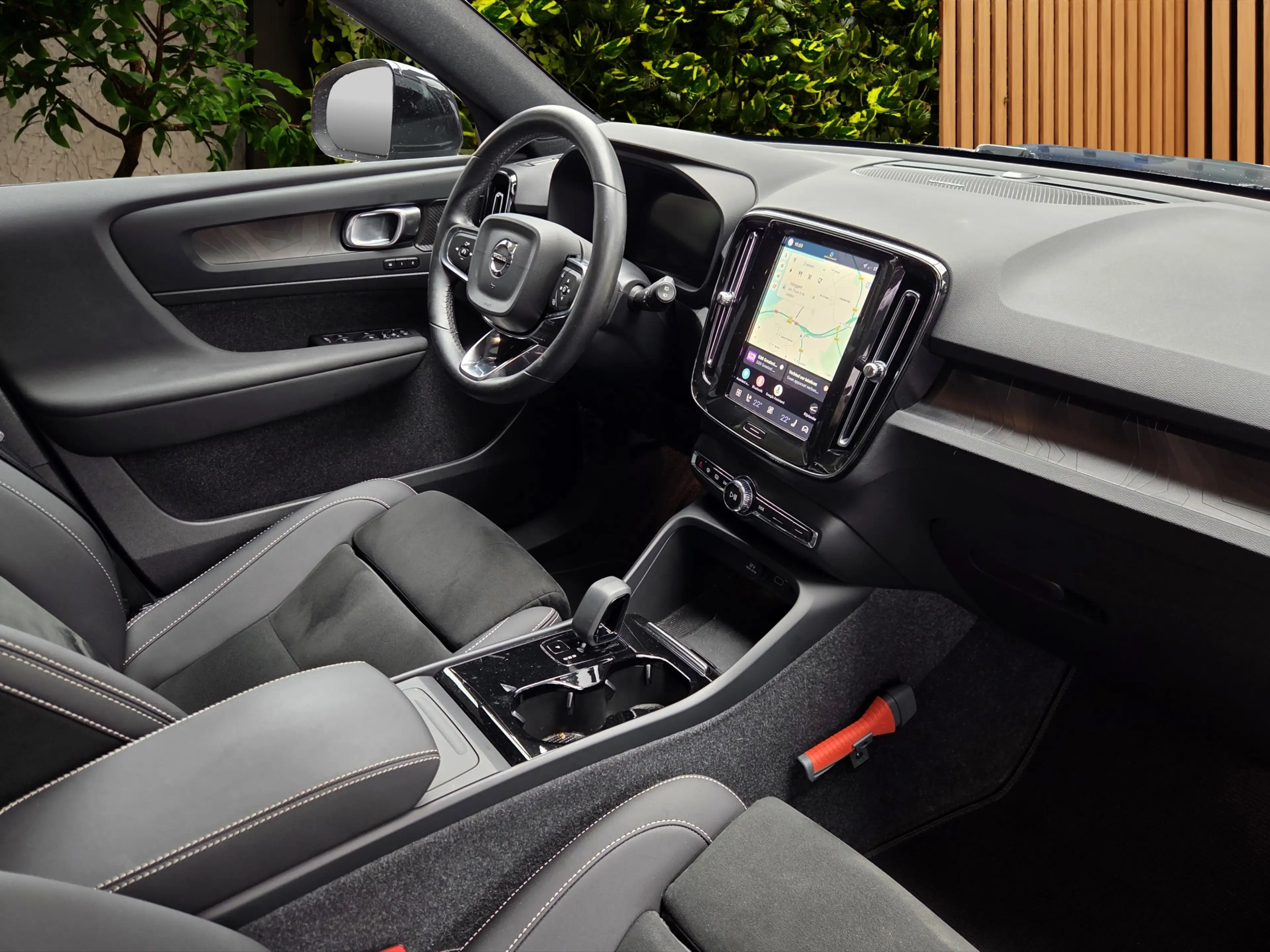 Volvo EX40 Twin Motor Performance Ultra Black Edition 82 kWh — photo 3